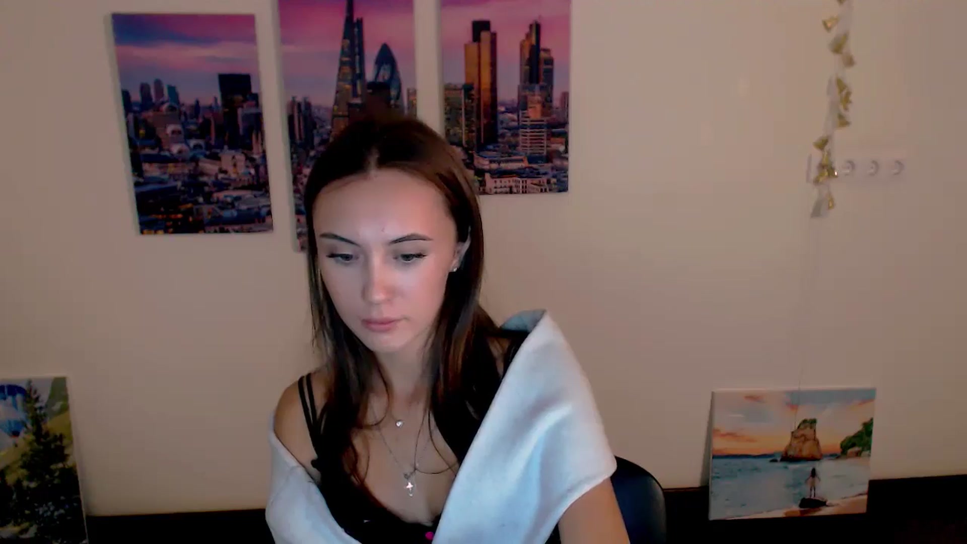 Gallery image thumbnail from Nikonara_'s myfreecams stream on, 10/17/2024, 15:49 image 9 of 20