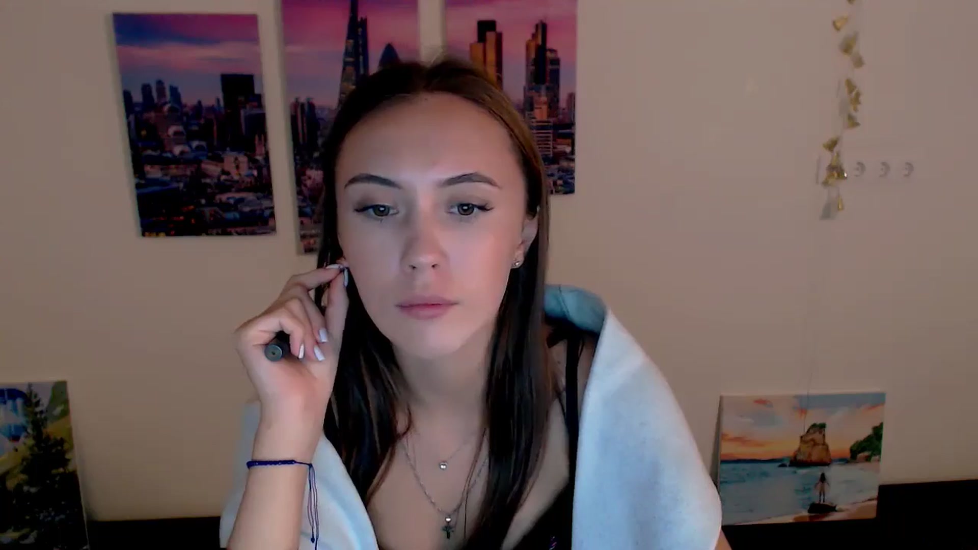 Gallery image thumbnail from Nikonara_'s myfreecams stream on, 10/17/2024, 15:49 image 6 of 20