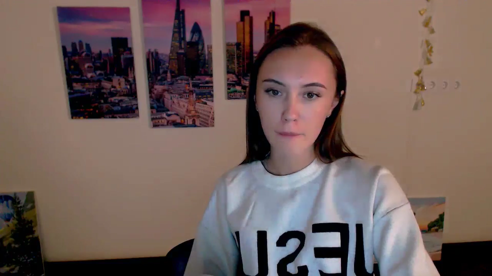 Gallery image thumbnail from Nikonara_'s myfreecams stream on, 10/17/2024, 15:49 image 19 of 20