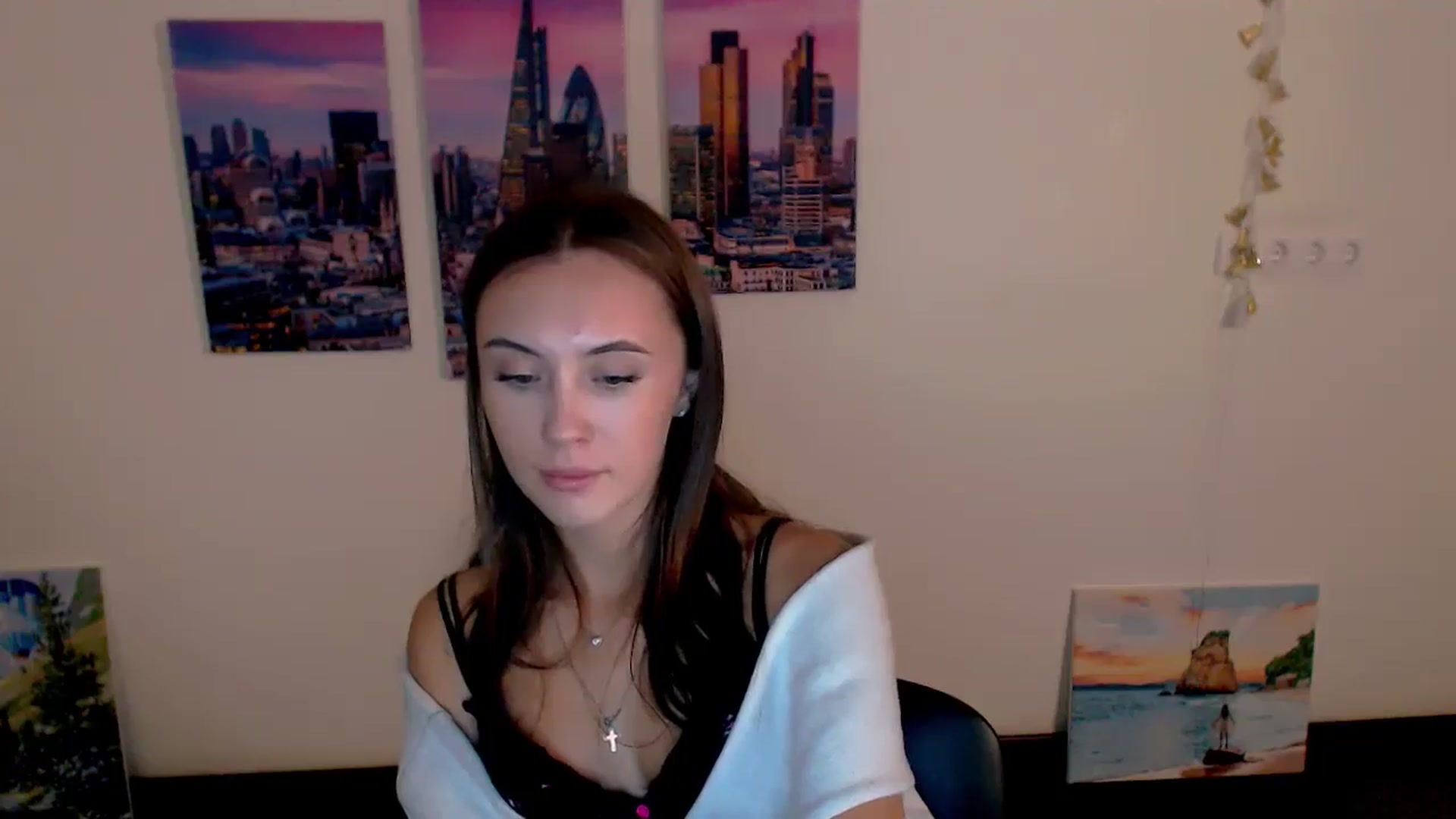 Gallery image thumbnail from Nikonara_'s myfreecams stream on, 10/17/2024, 15:49 image 10 of 20