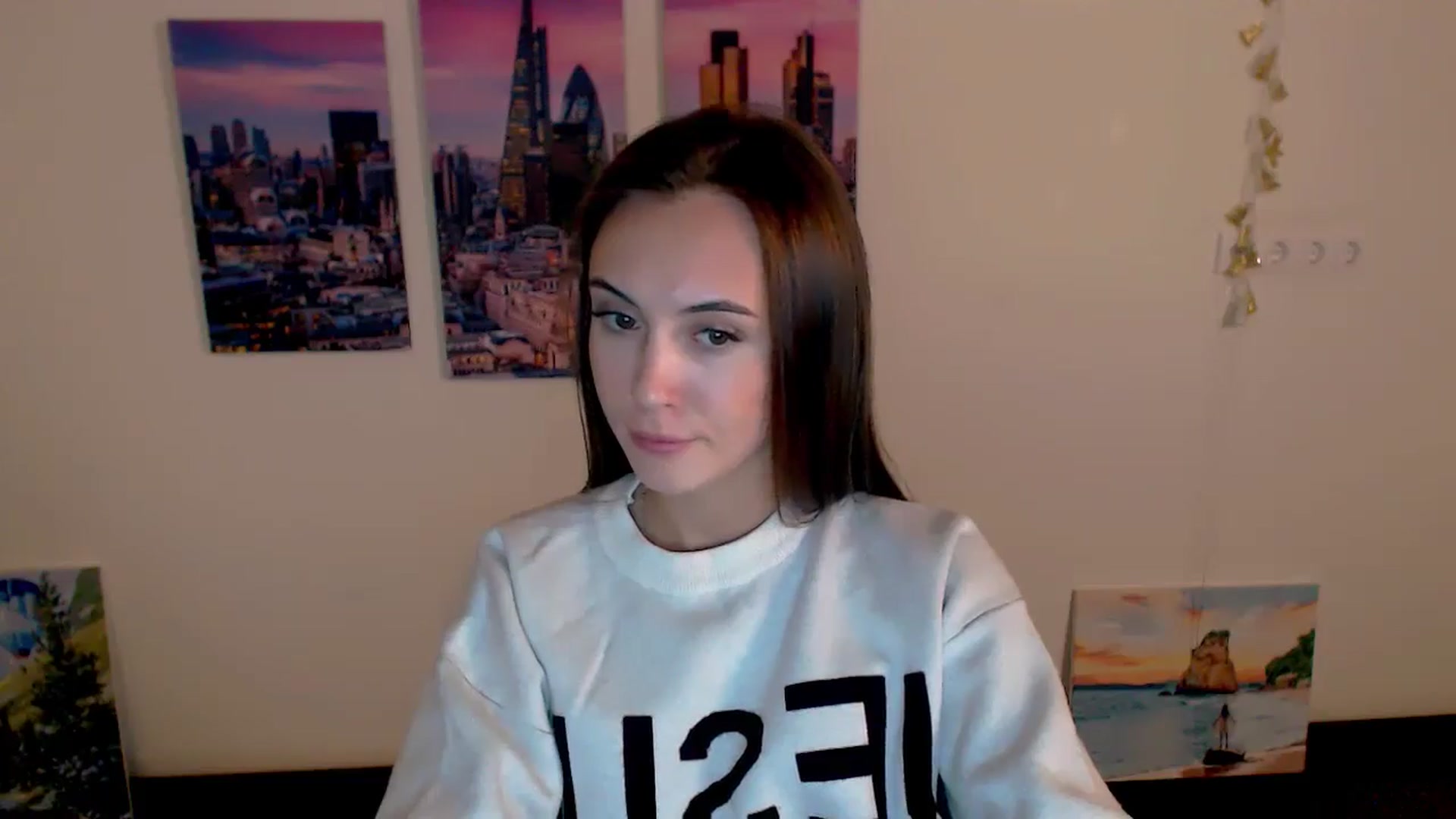 Gallery image thumbnail from Nikonara_'s myfreecams stream on, 10/17/2024, 15:49 image 17 of 20