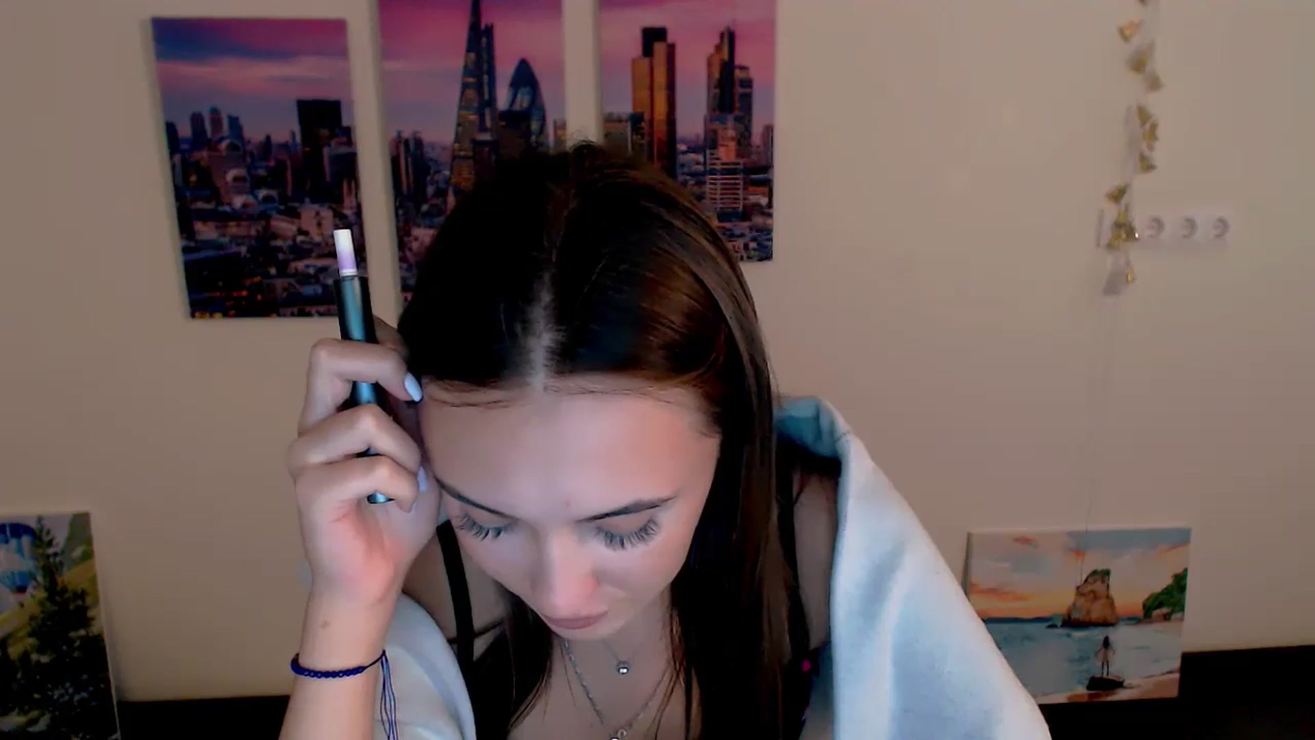 Gallery image thumbnail from Nikonara_'s myfreecams stream on, 10/17/2024, 15:49 image 5 of 20