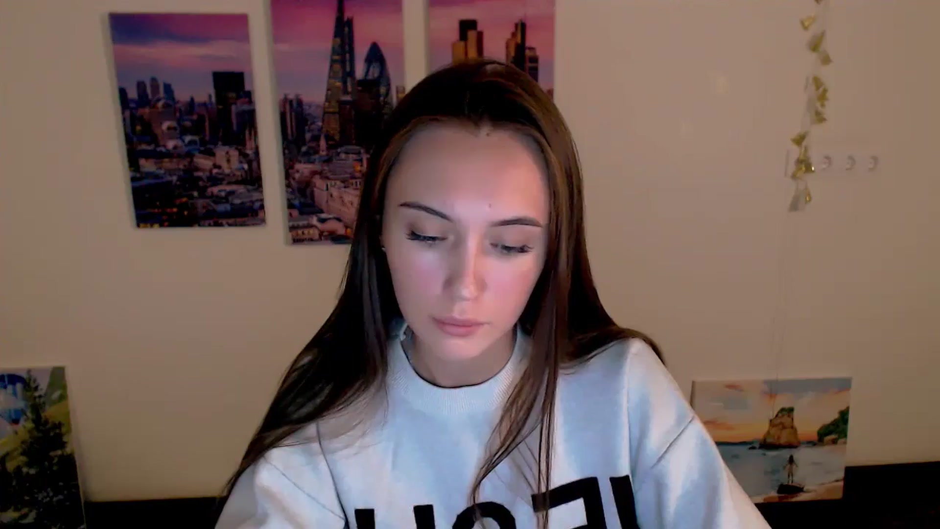 Gallery image thumbnail from Nikonara_'s myfreecams stream on, 10/17/2024, 17:30 image 8 of 20