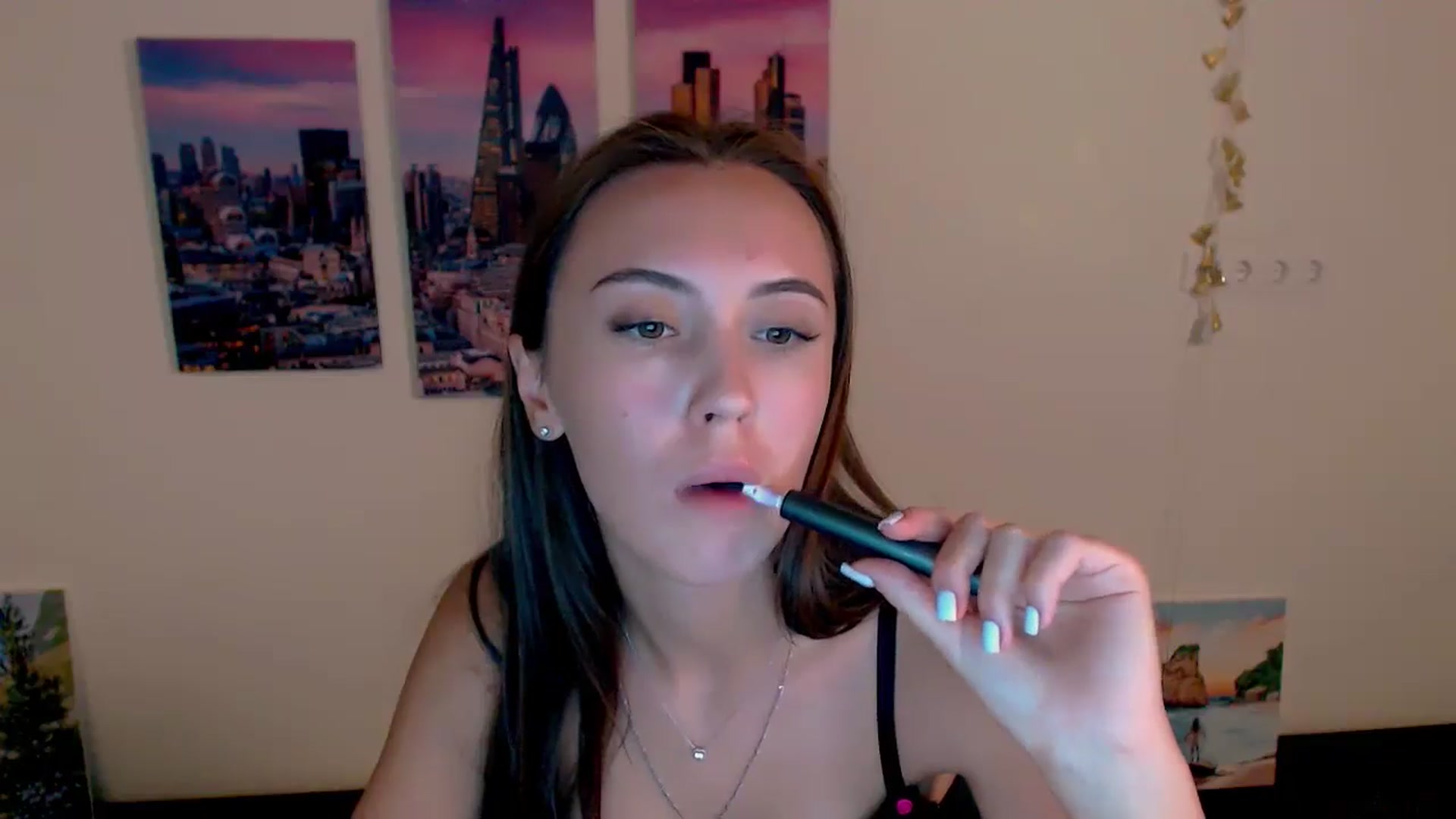 Gallery image thumbnail from Nikonara_'s myfreecams stream on, 10/17/2024, 17:30 image 18 of 20