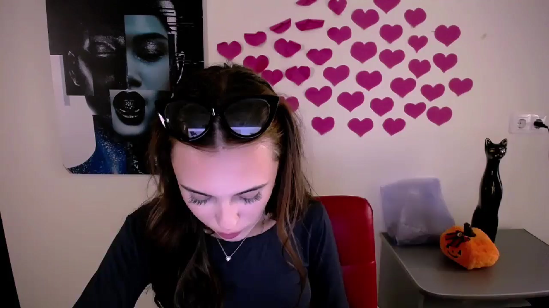 Gallery image thumbnail from Nikonara_'s myfreecams stream on, 10/20/2024, 16:23 image 7 of 20