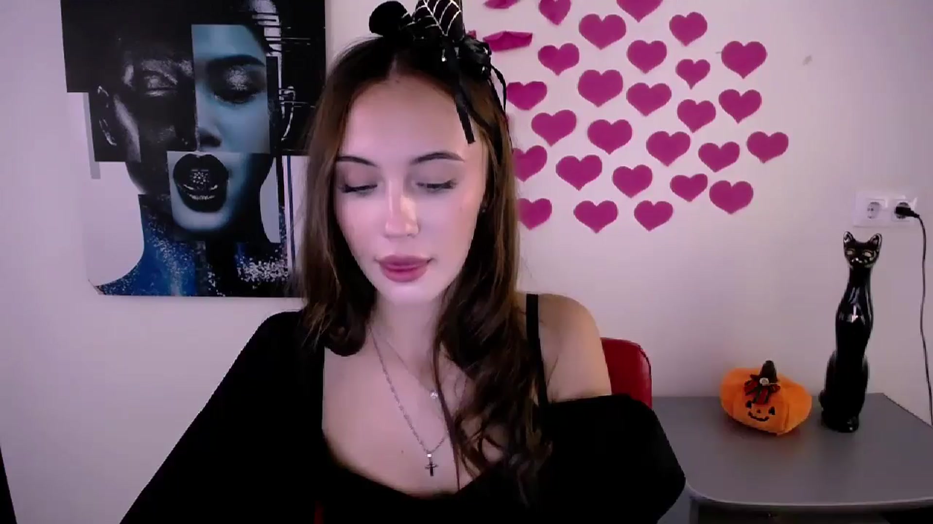 Gallery image thumbnail from Nikonara_'s myfreecams stream on, 10/22/2024, 12:11 image 10 of 20