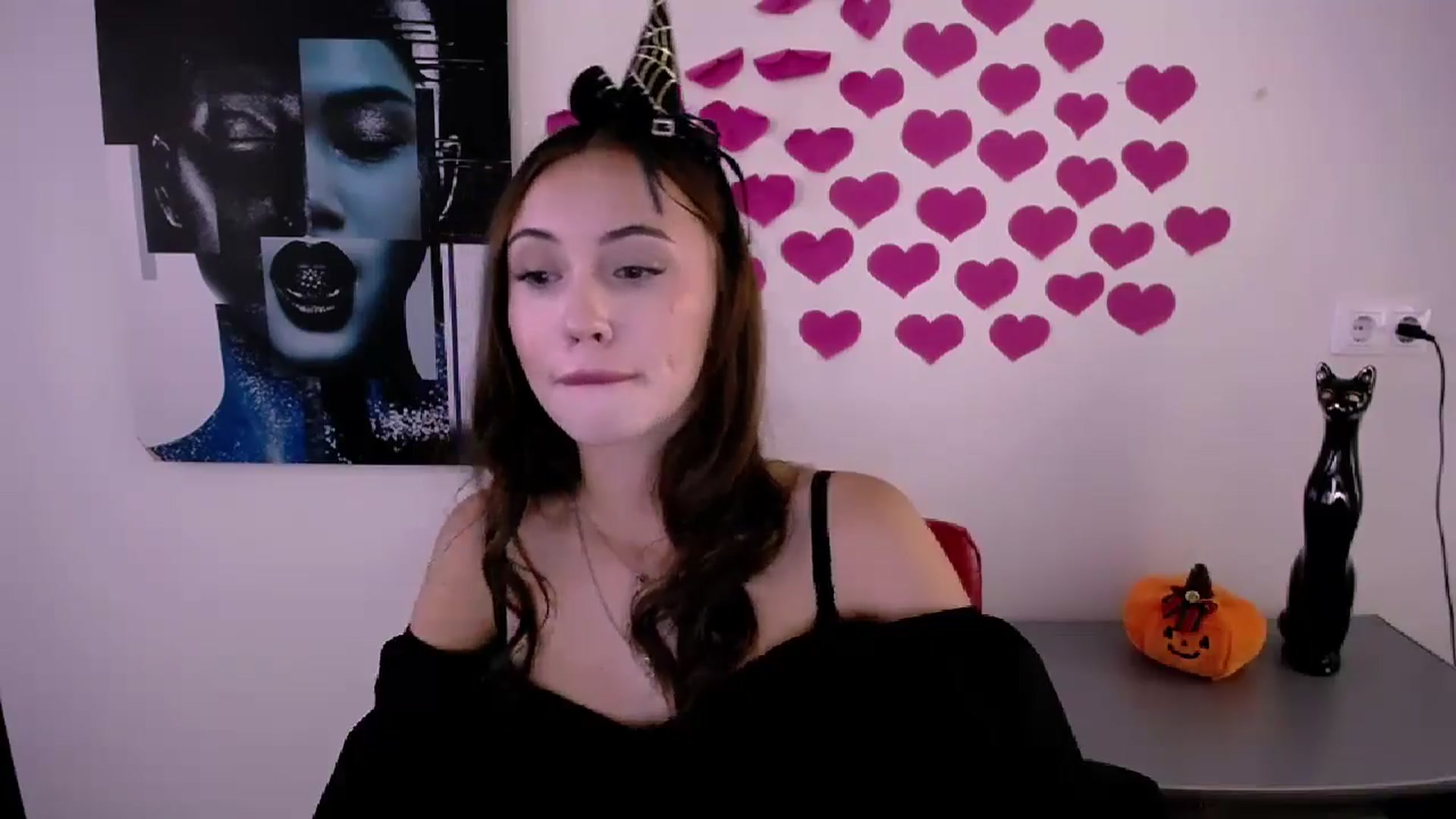 Gallery image thumbnail from Nikonara_'s myfreecams stream on, 10/22/2024, 12:11 image 7 of 20