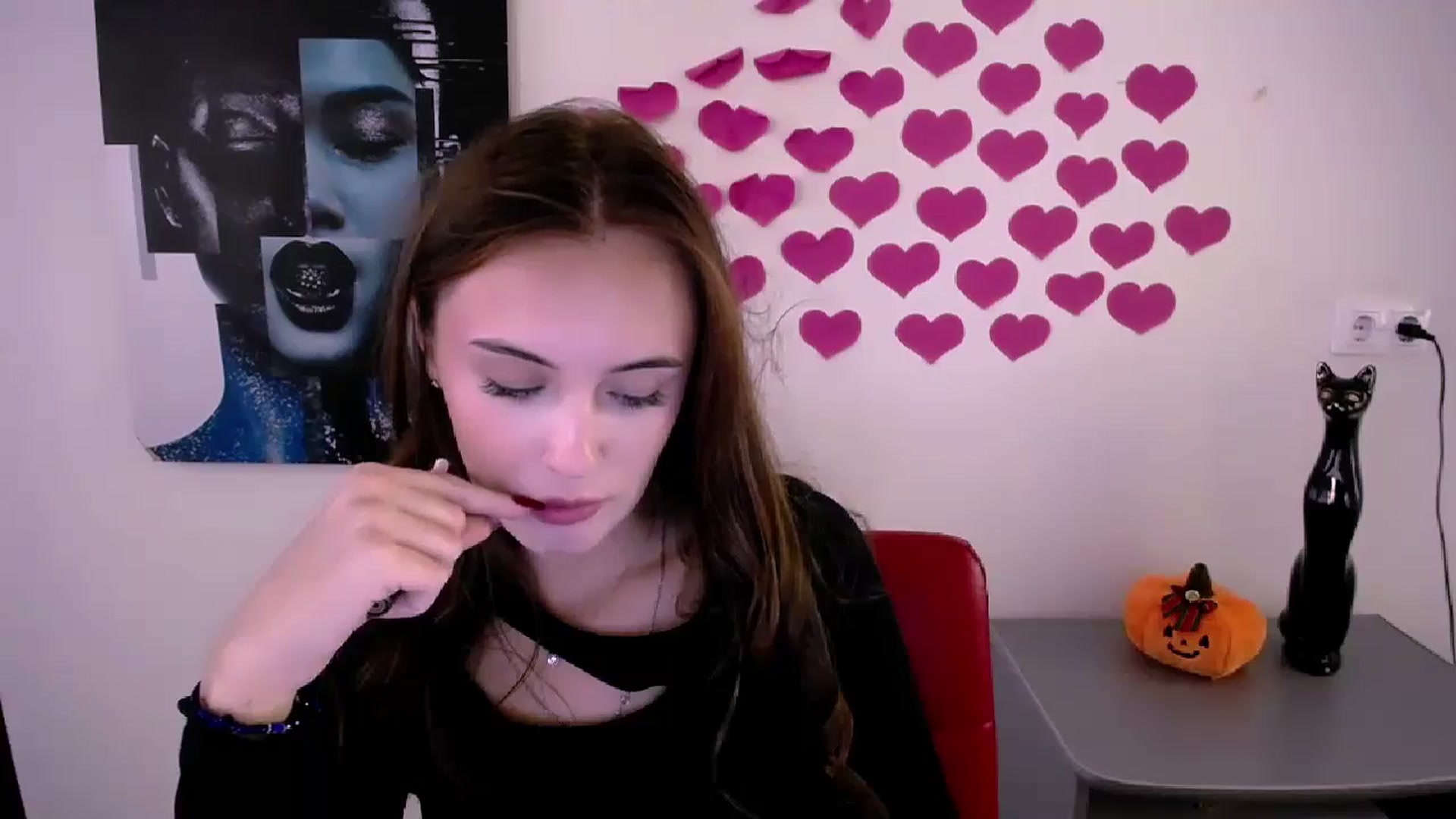 Gallery image thumbnail from Nikonara_'s myfreecams stream on, 10/22/2024, 13:25 image 6 of 20