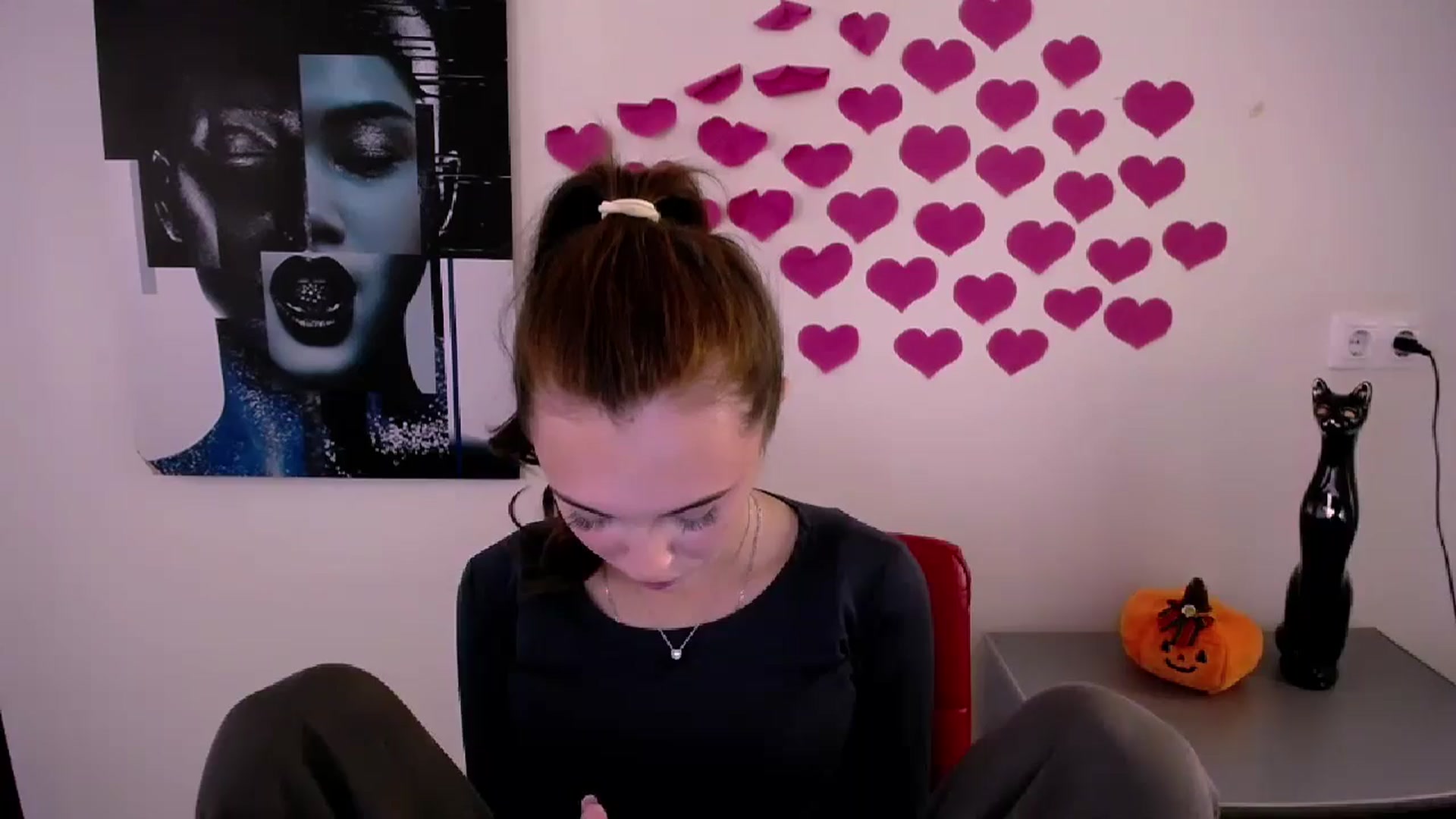 Gallery image thumbnail from Nikonara_'s myfreecams stream on, 10/23/2024, 13:07 image 15 of 20
