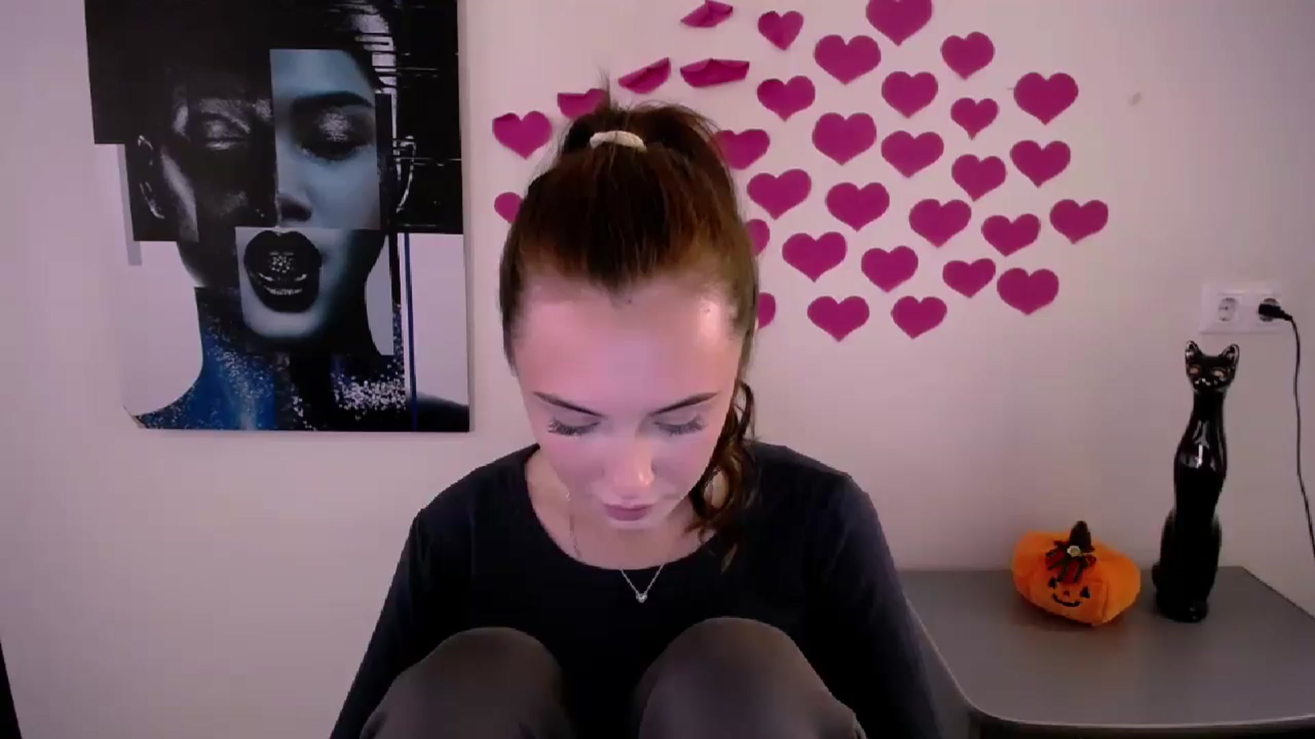Gallery image thumbnail from Nikonara_'s myfreecams stream on, 10/23/2024, 13:07 image 14 of 20