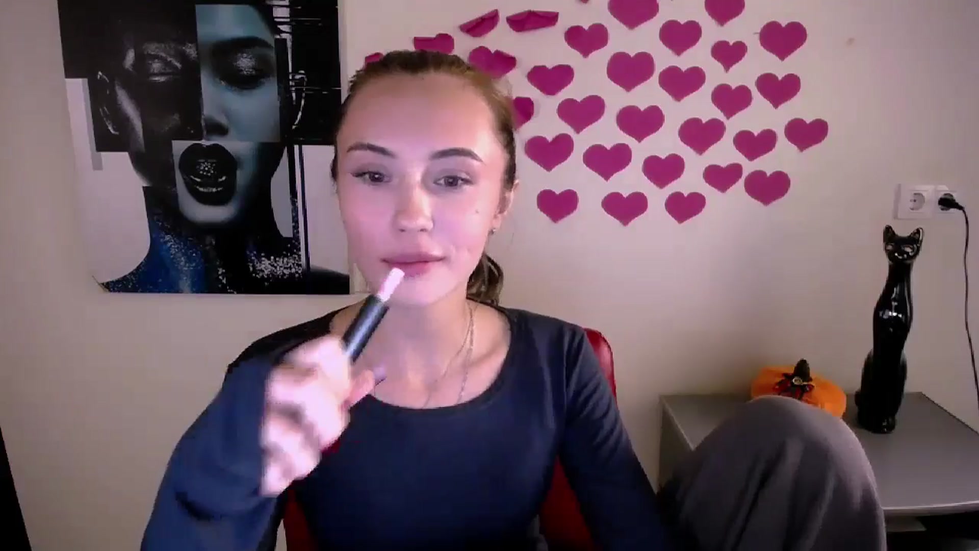 Gallery image thumbnail from Nikonara_'s myfreecams stream on, 10/23/2024, 16:25 image 10 of 20