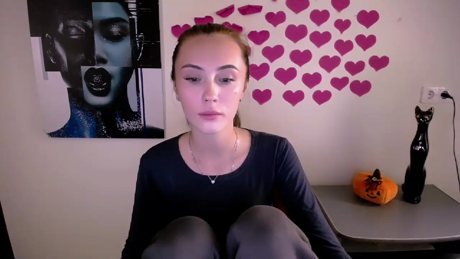Gallery image thumbnail from Nikonara_'s myfreecams stream on, 10/23/2024, 16:25 image 14 of 20