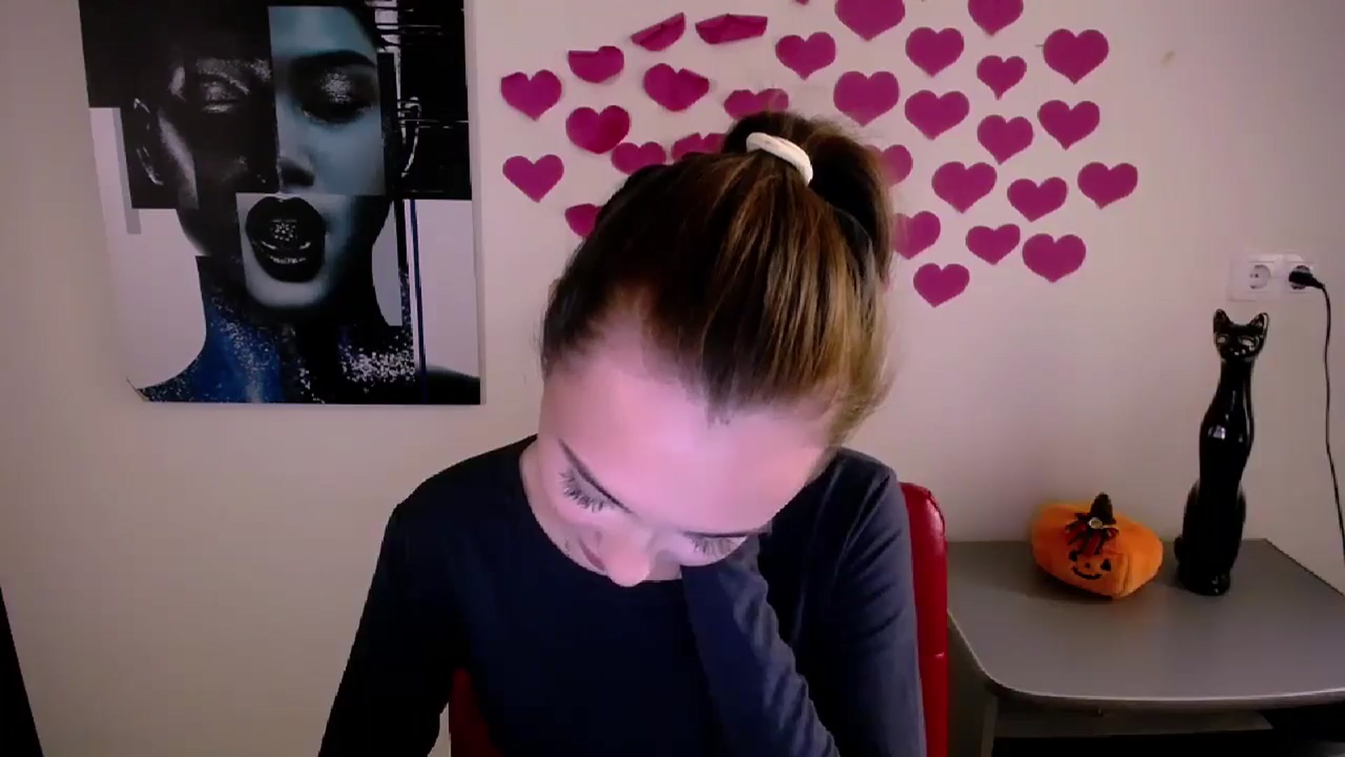 Gallery image thumbnail from Nikonara_'s myfreecams stream on, 10/23/2024, 16:25 image 7 of 20