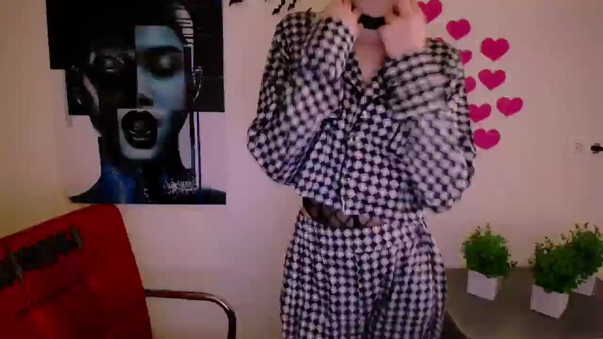 Gallery image thumbnail from Nikonara_'s myfreecams stream on, 12/23/2024, 16:42 image 1 of 20