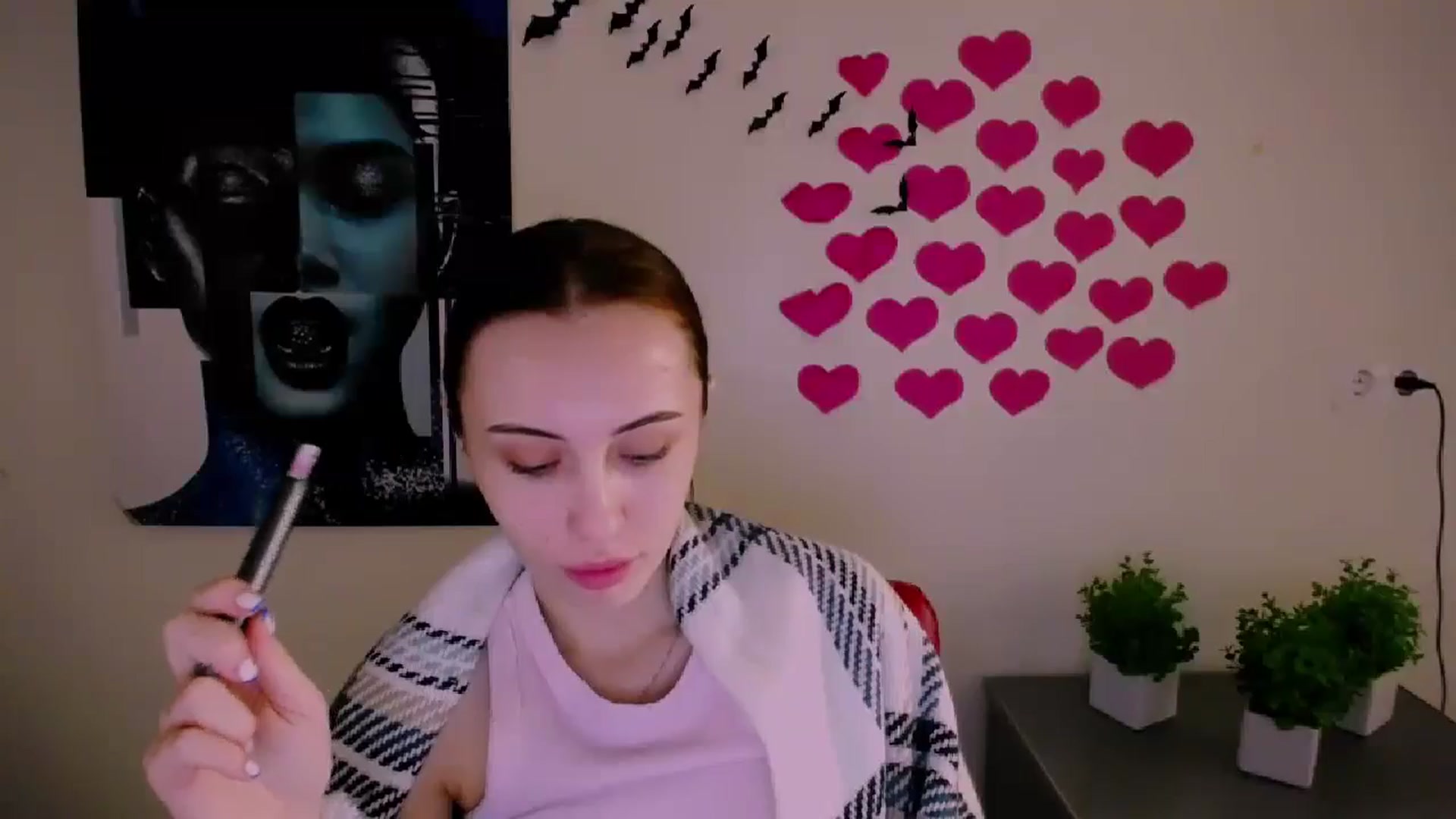 Gallery image thumbnail from Nikonara_'s myfreecams stream on, 12/26/2024, 13:14 image 10 of 20