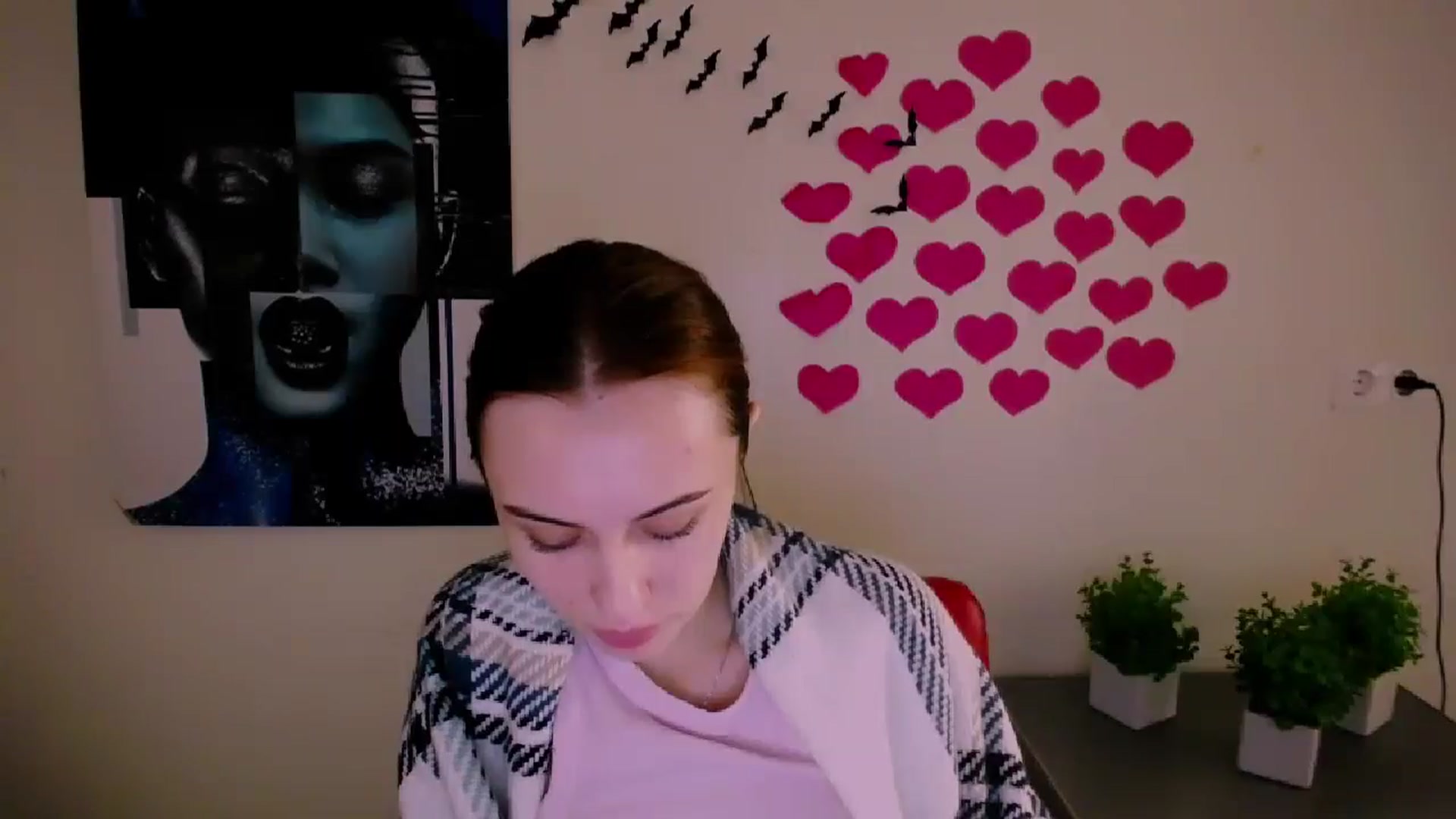 Gallery image thumbnail from Nikonara_'s myfreecams stream on, 12/26/2024, 13:14 image 17 of 20