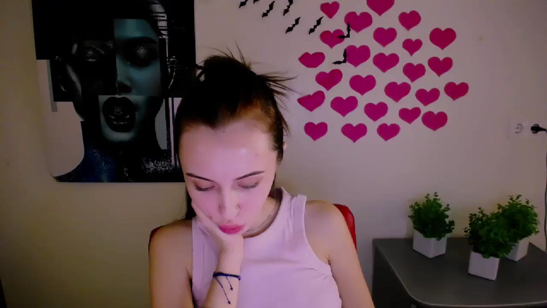 Gallery image thumbnail from Nikonara_'s myfreecams stream on, 12/26/2024, 17:51 image 12 of 20