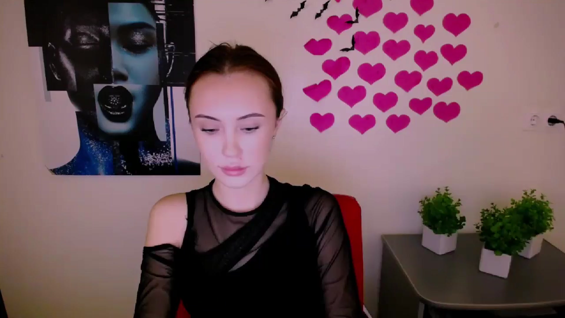 Gallery image thumbnail from Nikonara_'s myfreecams stream on, 12/27/2024, 18:40 image 12 of 20