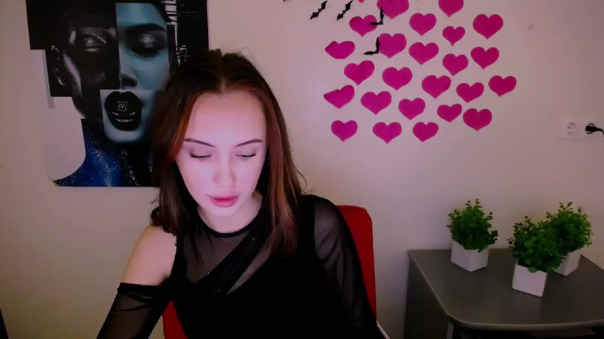 Gallery image thumbnail from Nikonara_'s myfreecams stream on, 12/27/2024, 18:40 image 6 of 20