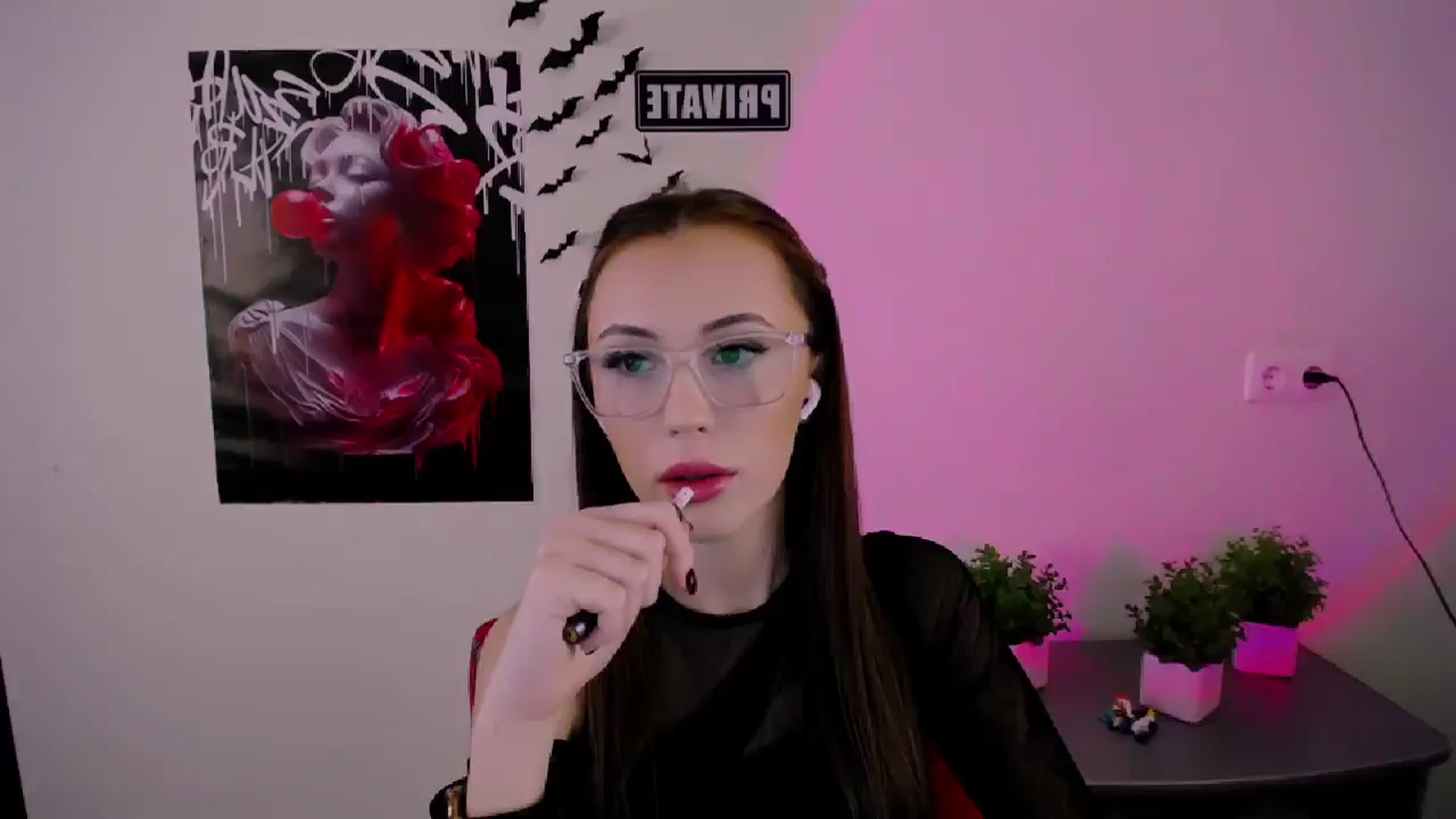 Gallery image thumbnail from Nikonara_'s myfreecams stream on, 03/08/2025, 16:12 image 7 of 20
