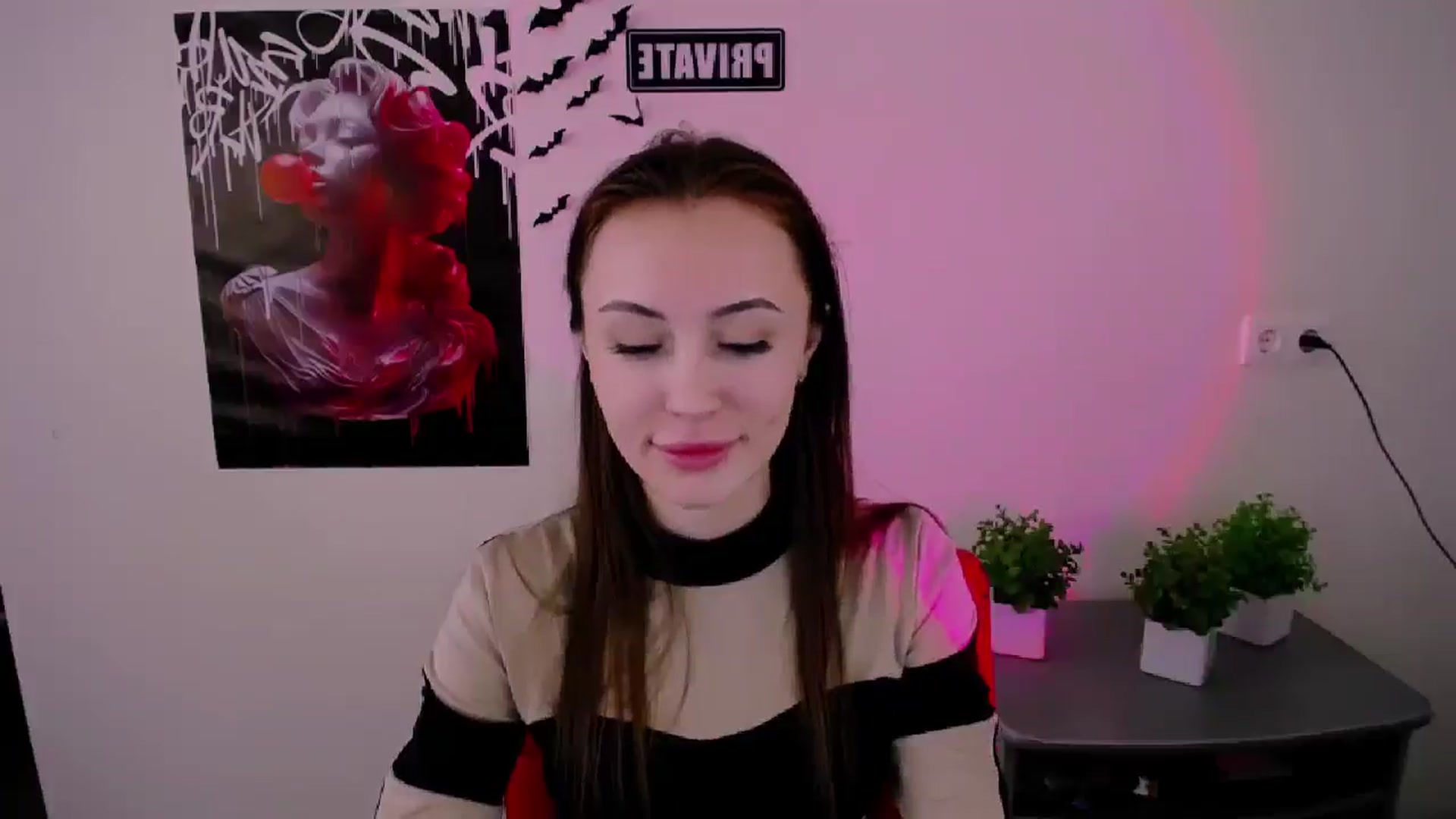 Gallery image thumbnail from Nikonara_'s myfreecams stream on, 03/16/2025, 13:43 image 8 of 20
