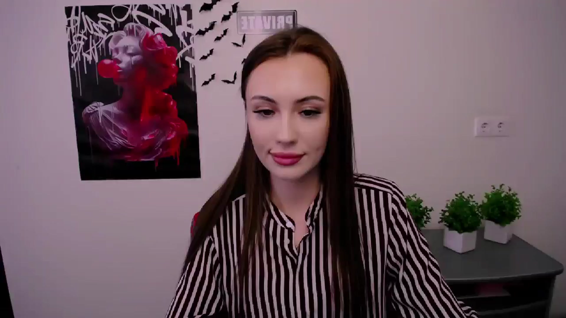 Gallery image thumbnail from Nikonara_'s myfreecams stream on, 04/18/2025, 12:52 image 16 of 20
