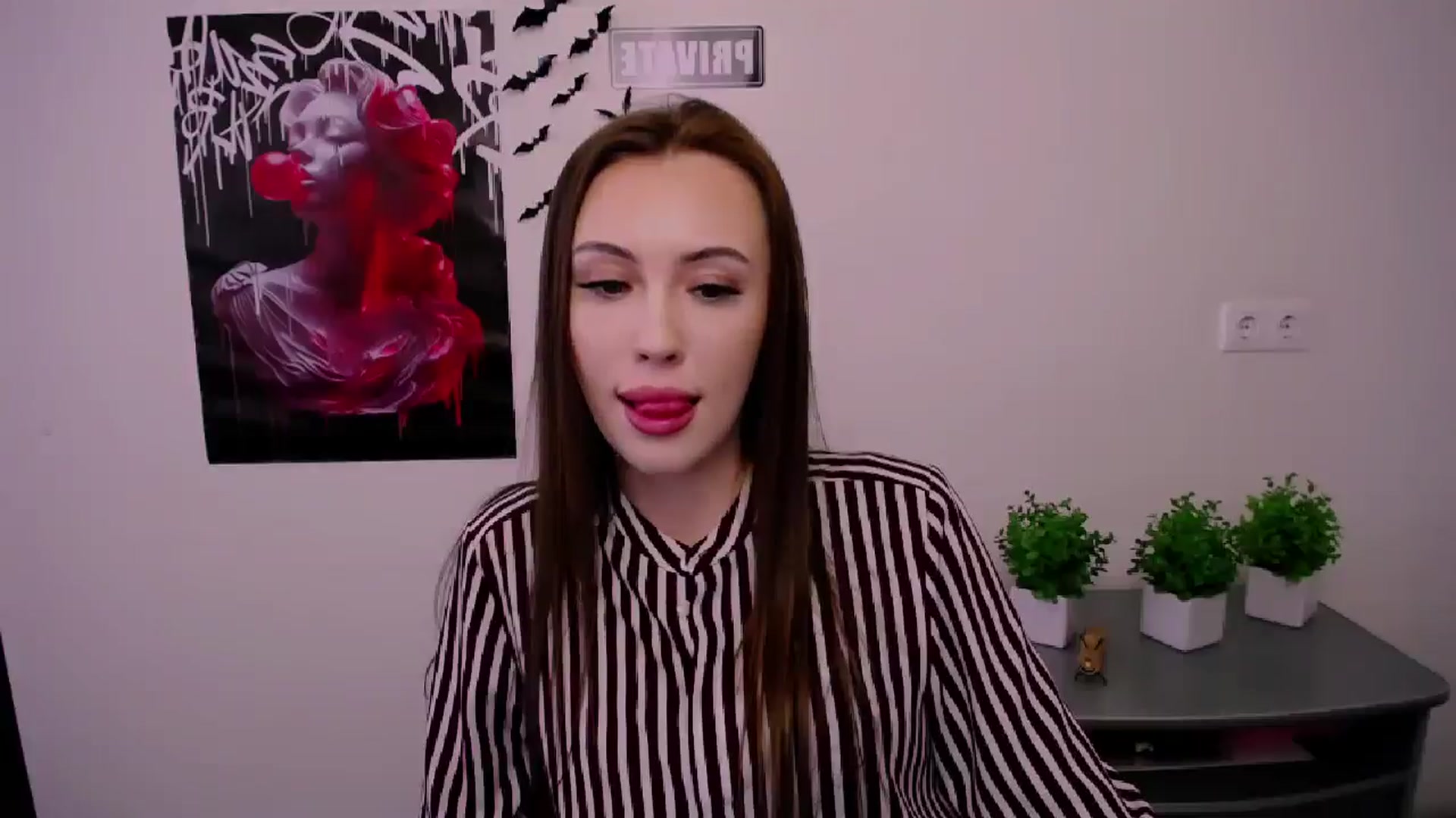 Gallery image thumbnail from Nikonara_'s myfreecams stream on, 04/18/2025, 12:52 image 12 of 20