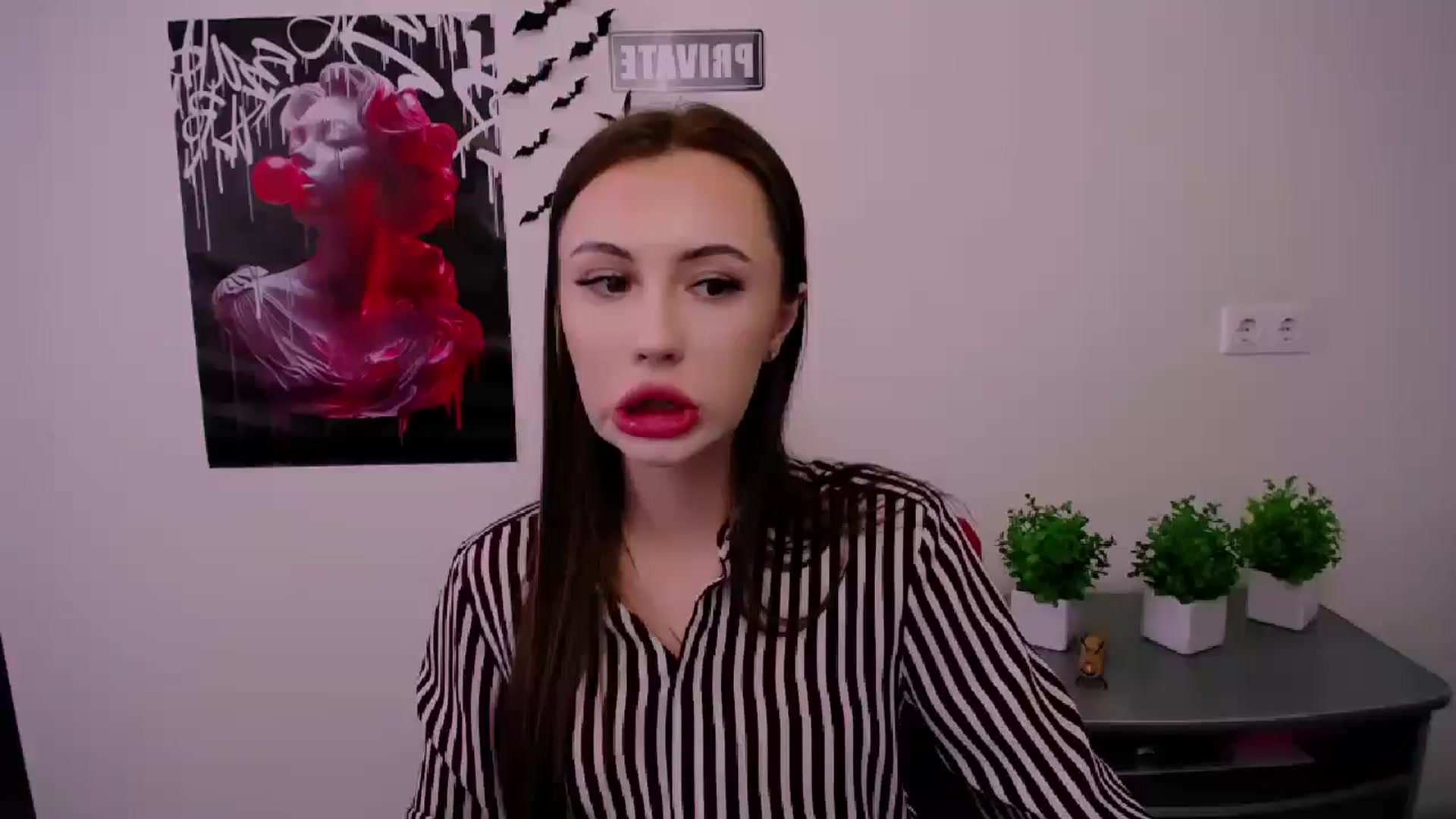 Gallery image thumbnail from Nikonara_'s myfreecams stream on, 04/18/2025, 15:28 image 1 of 20
