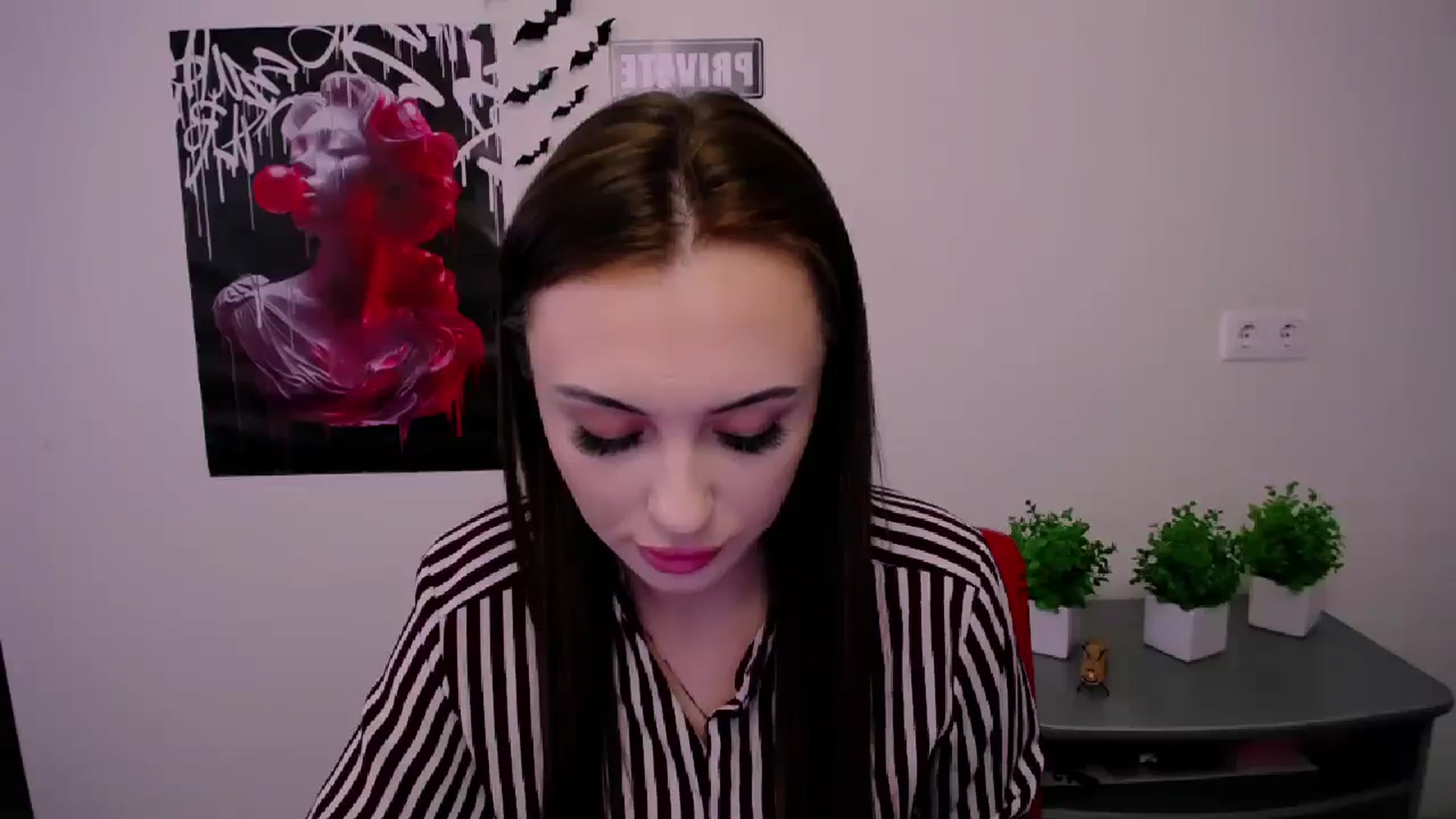 Gallery image thumbnail from Nikonara_'s myfreecams stream on, 04/18/2025, 15:28 image 13 of 20