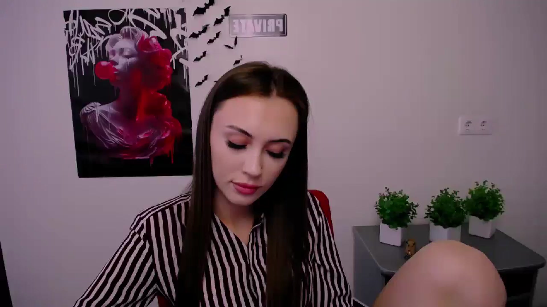 Gallery image thumbnail from Nikonara_'s myfreecams stream on, 04/18/2025, 15:28 image 16 of 20