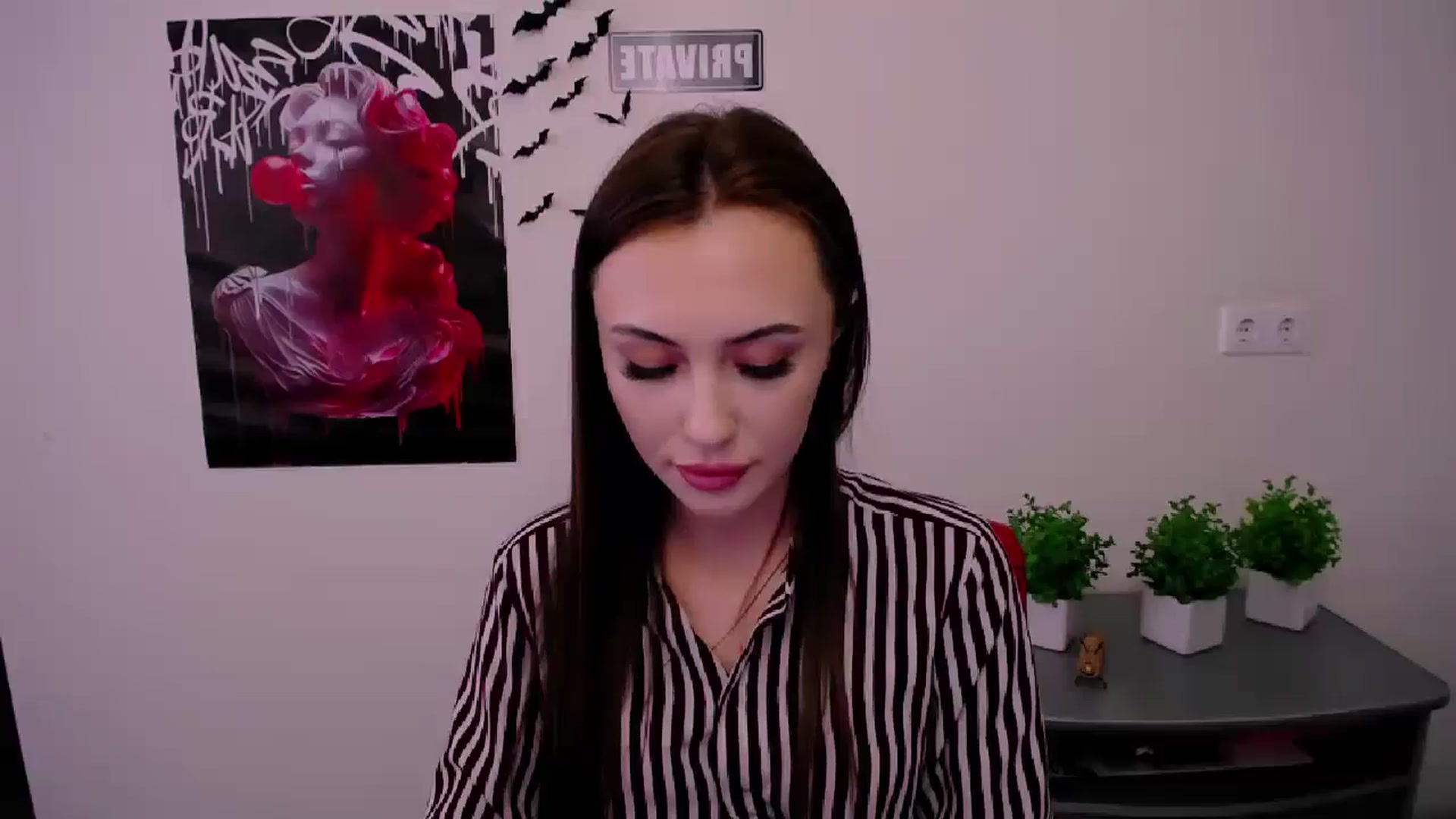 Gallery image thumbnail from Nikonara_'s myfreecams stream on, 04/18/2025, 15:28 image 2 of 20