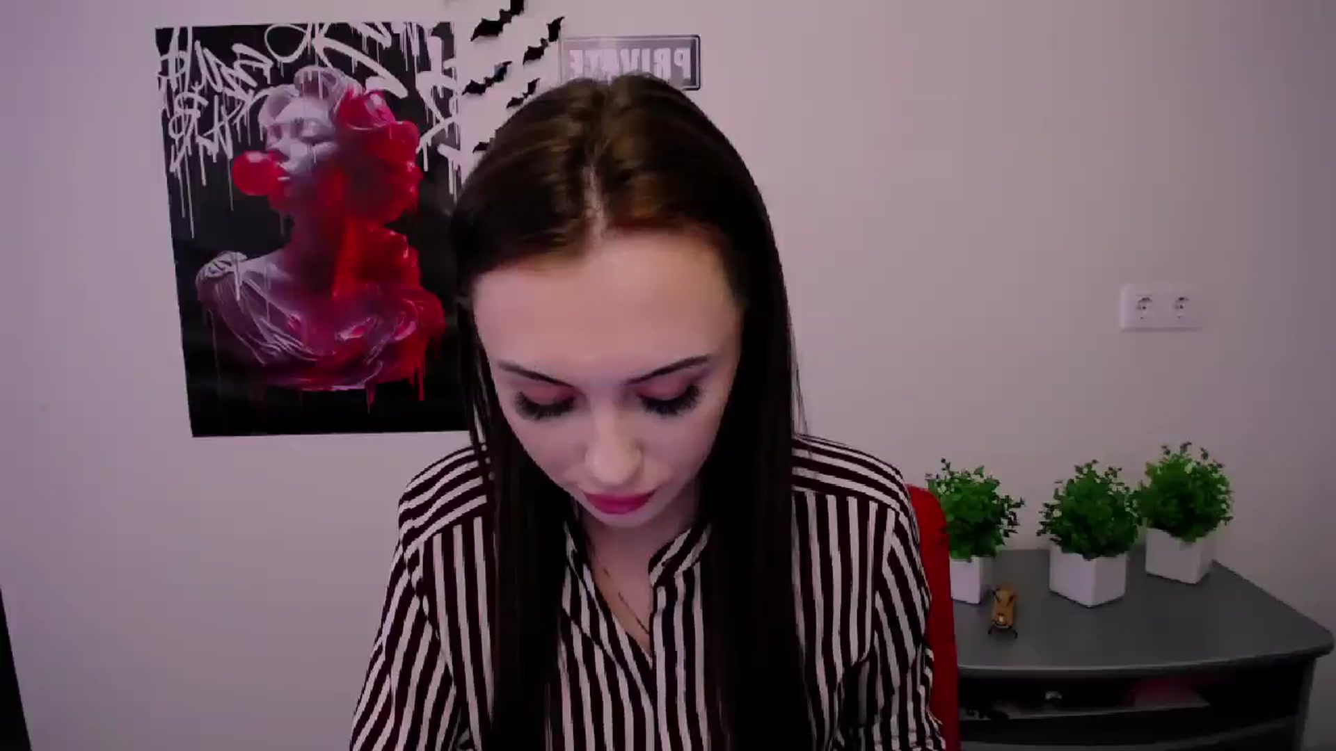 Gallery image thumbnail from Nikonara_'s myfreecams stream on, 04/18/2025, 15:28 image 12 of 20