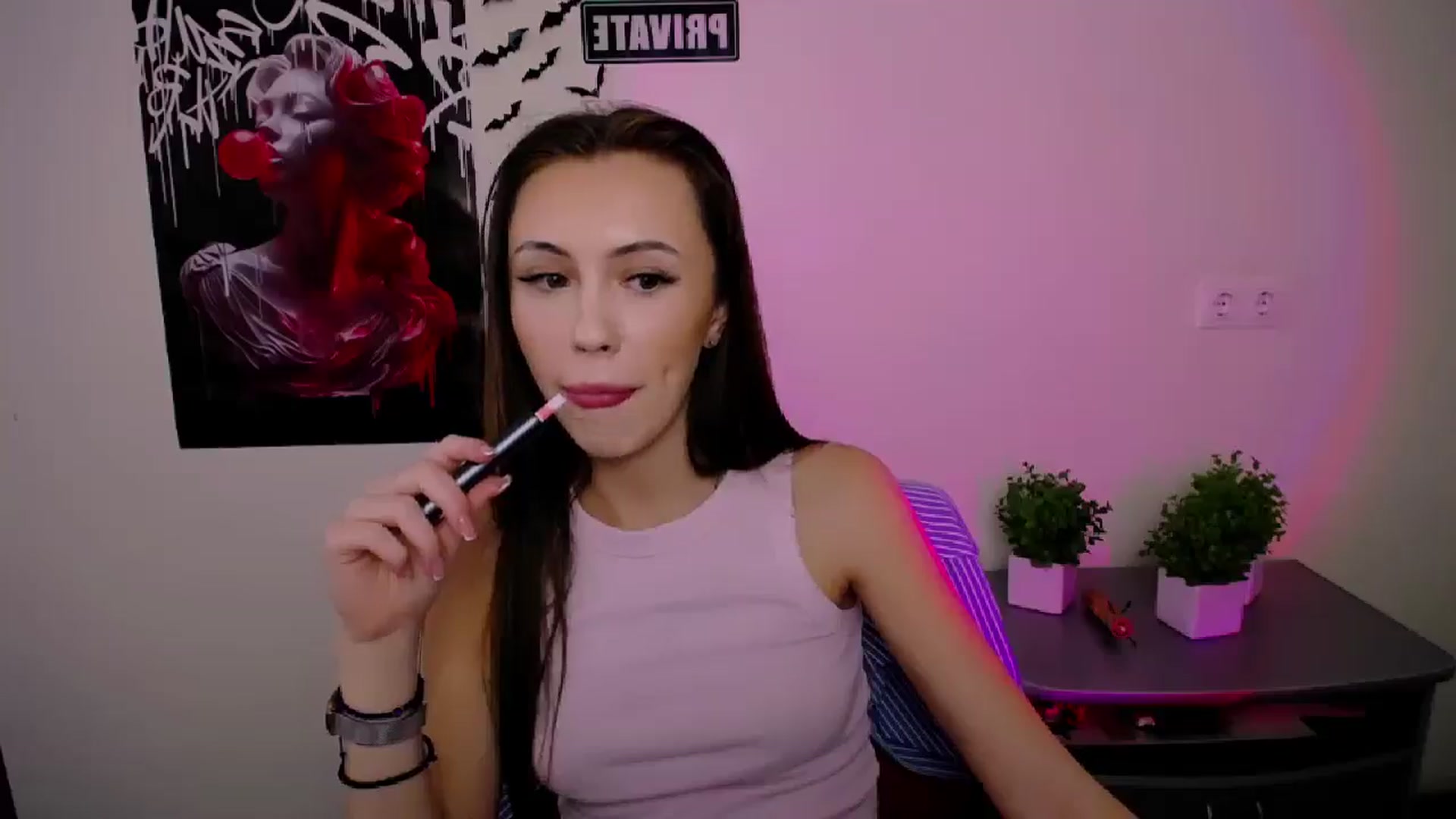 Gallery image thumbnail from Nikonara_'s myfreecams stream on, 04/20/2025, 12:45 image 16 of 20