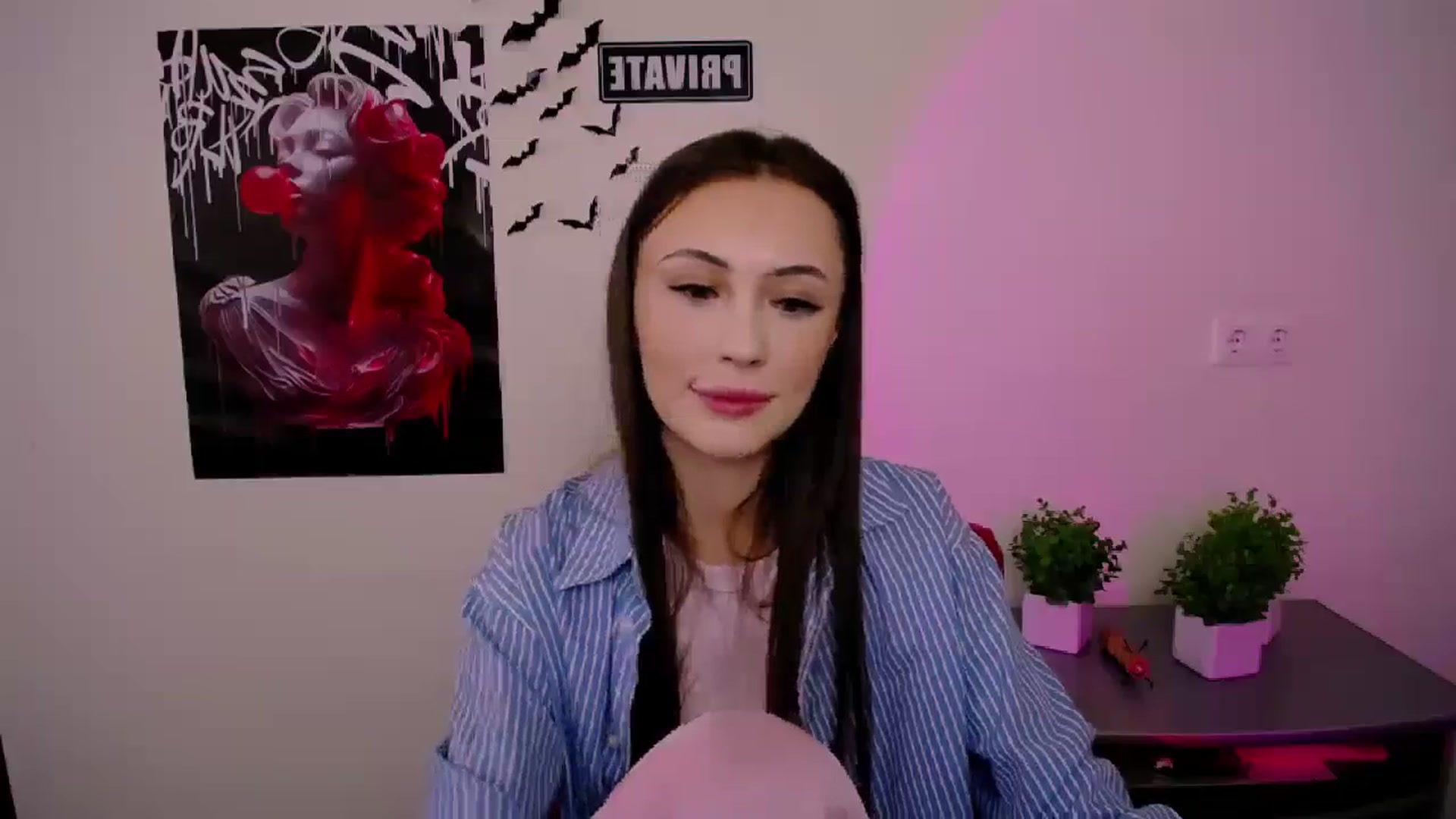 Gallery image thumbnail from Nikonara_'s myfreecams stream on, 04/20/2025, 14:21 image 19 of 20