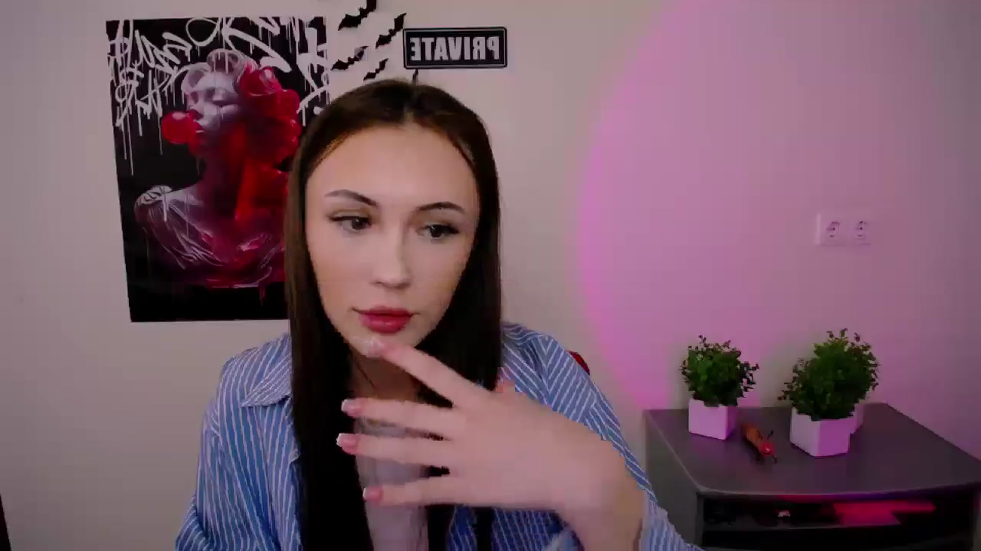 Gallery image thumbnail from Nikonara_'s myfreecams stream on, 04/20/2025, 14:21 image 15 of 20