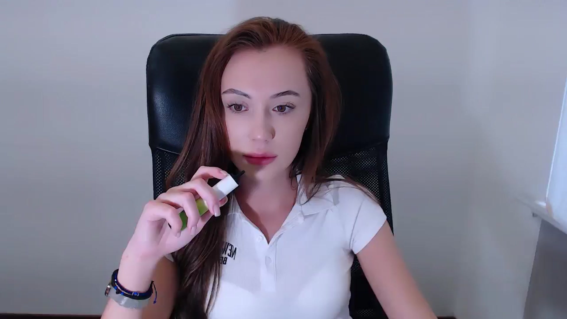 Gallery image thumbnail from Nikonara_'s myfreecams stream on, 06/21/2025, 15:50 image 17 of 20
