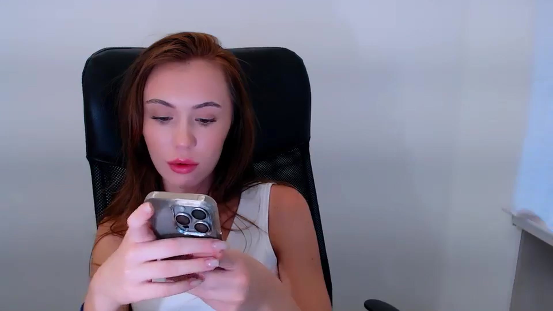 Gallery image thumbnail from Nikonara_'s myfreecams stream on, 07/06/2025, 17:03 image 20 of 20