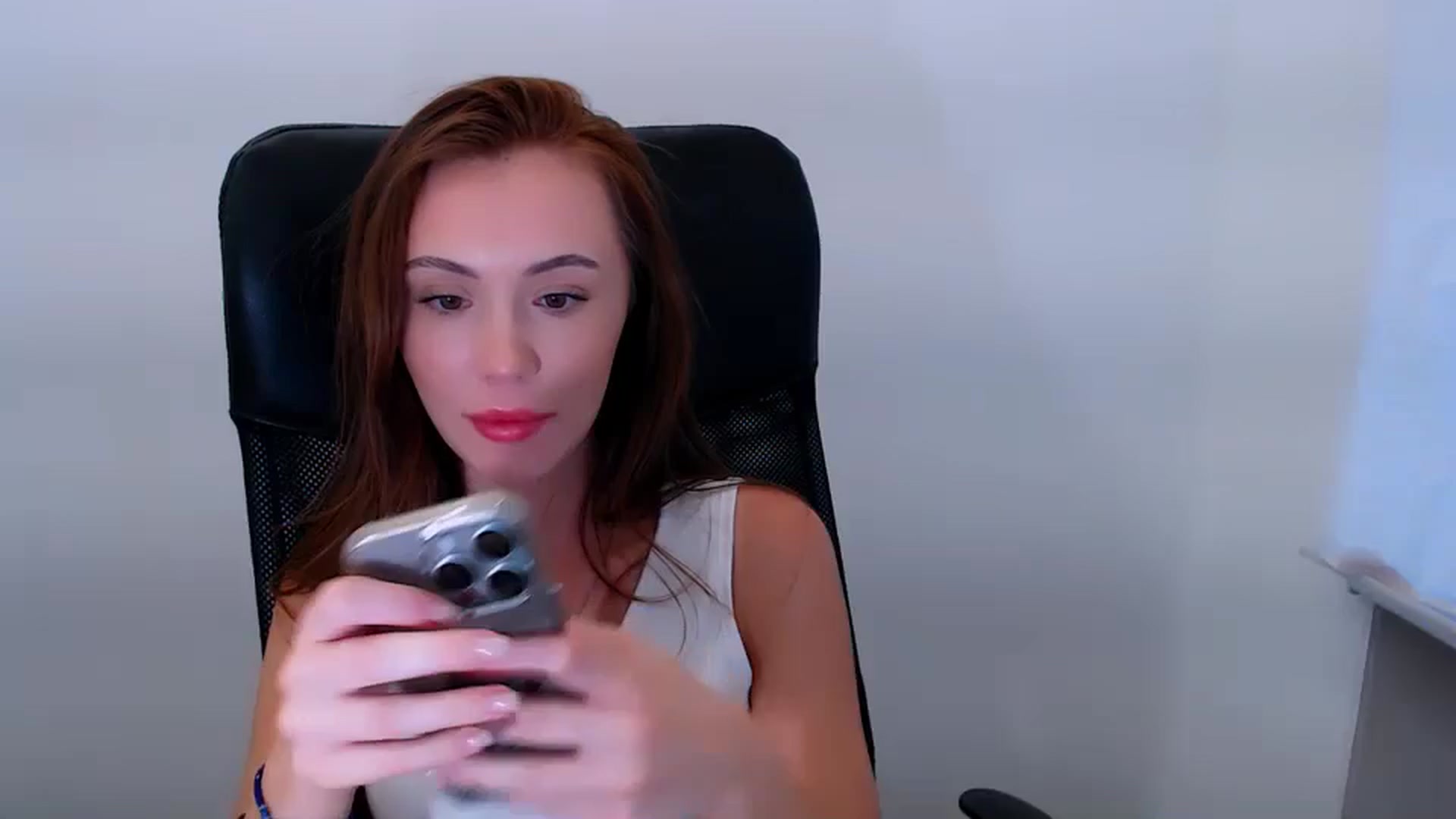 Gallery image thumbnail from Nikonara_'s myfreecams stream on, 07/06/2025, 17:03 image 19 of 20