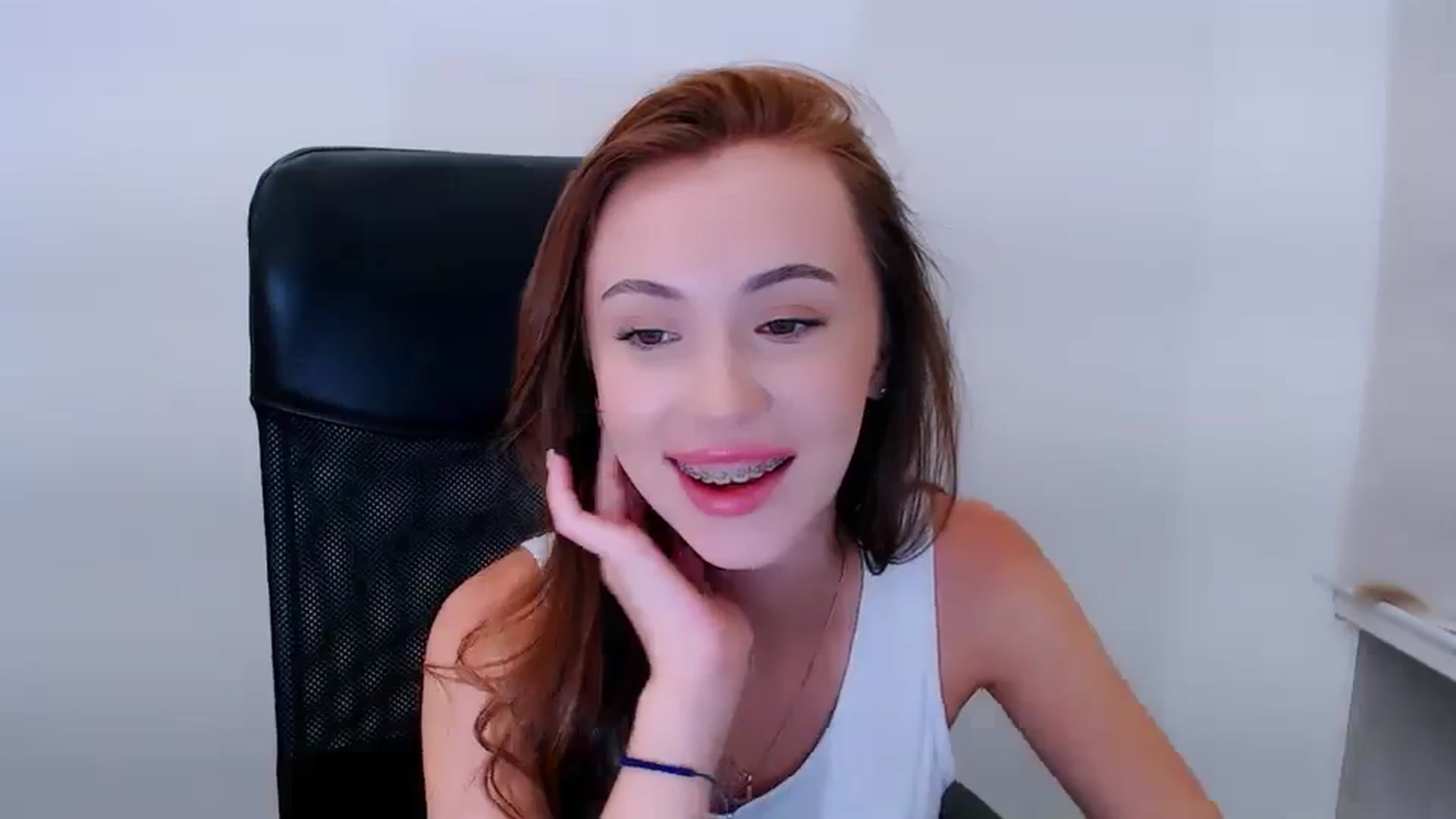 Gallery image thumbnail from Nikonara_'s myfreecams stream on, 07/06/2025, 18:43 image 14 of 20