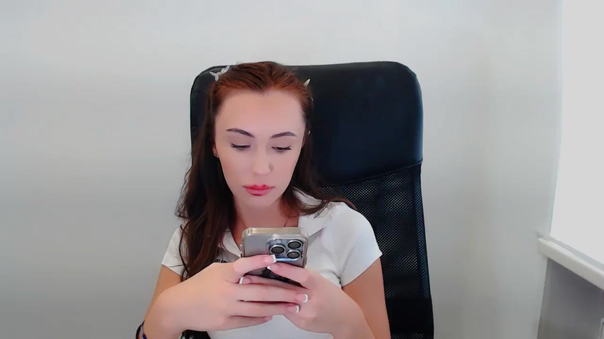Gallery image thumbnail from Nikonara_'s myfreecams stream on, 07/19/2025, 12:49 image 16 of 20