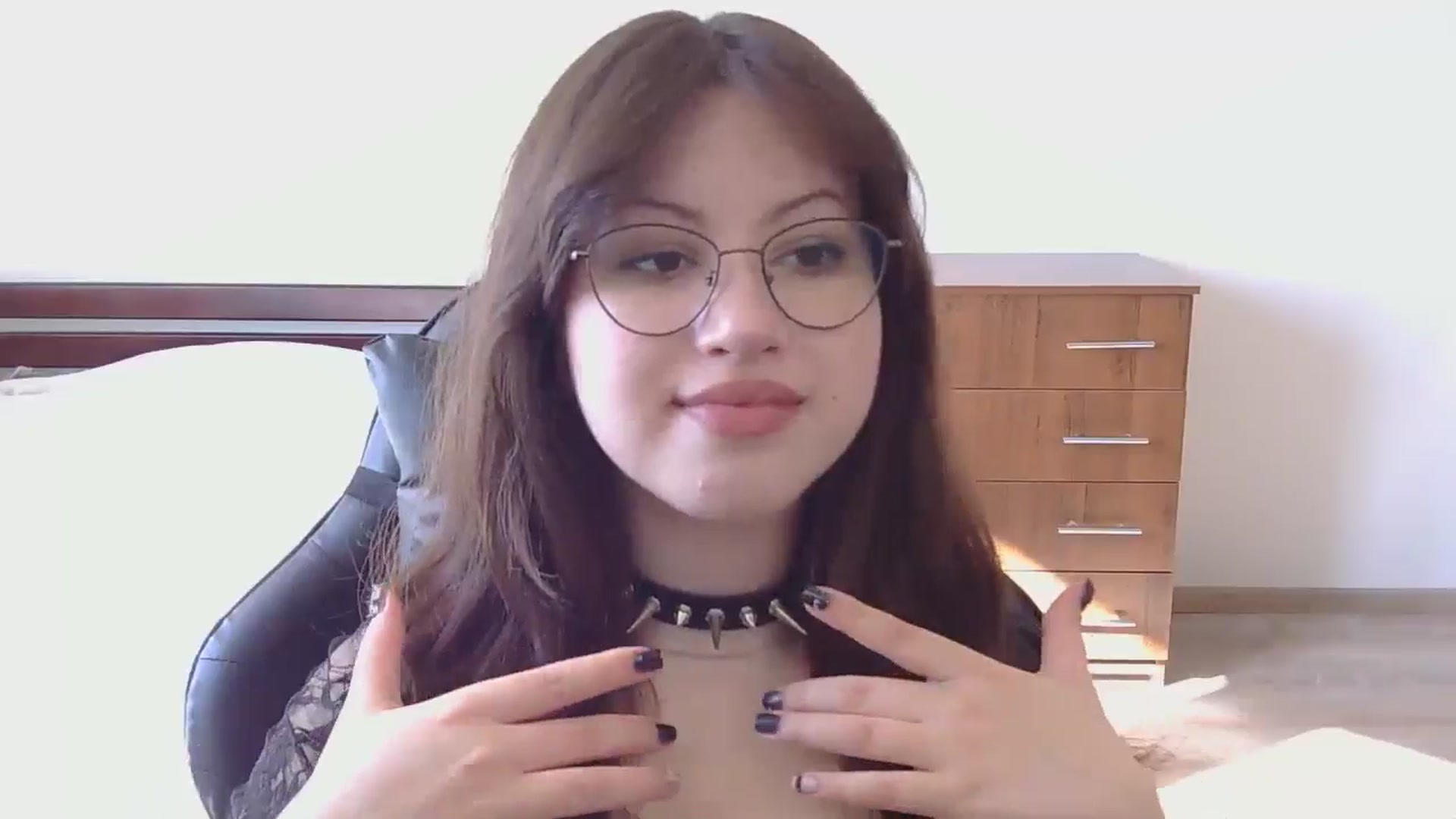 Gallery image thumbnail from NikssiKitty's myfreecams stream on, 03/10/2026, 13:38 image 6 of 20