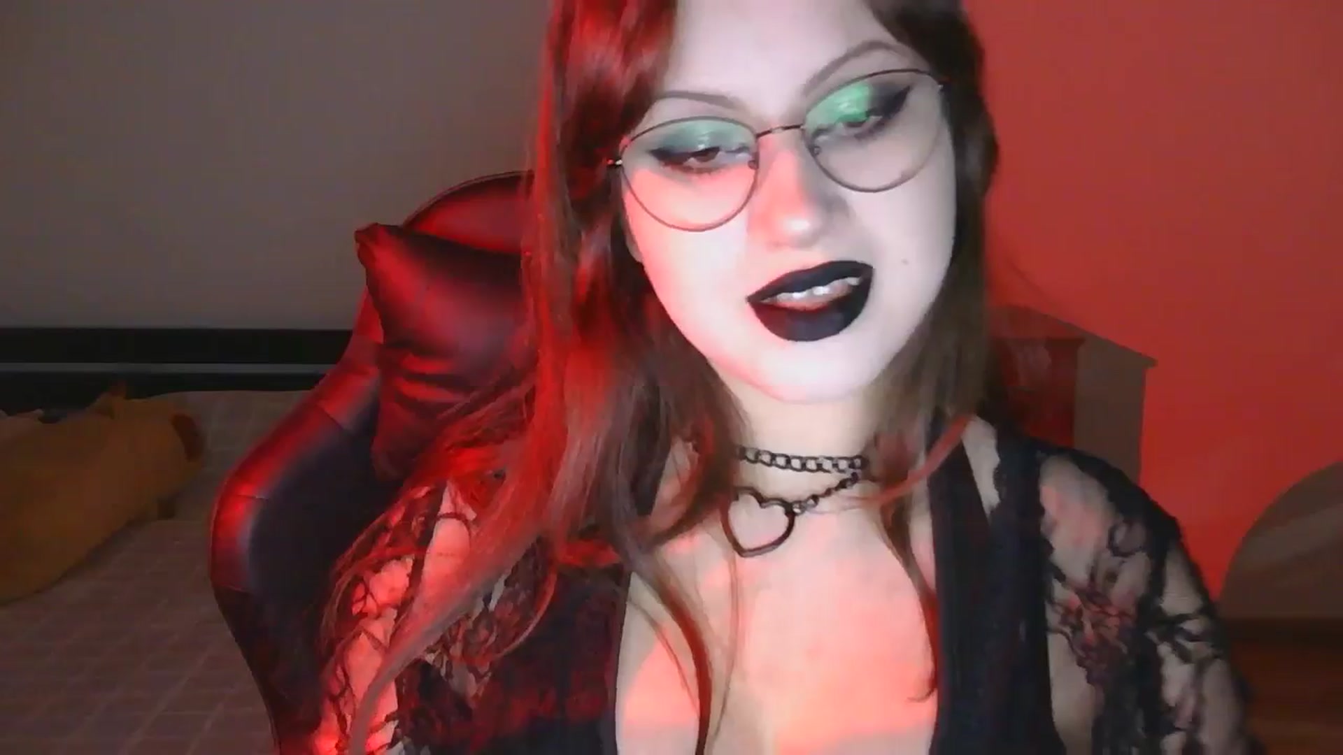 Gallery image thumbnail from NikssiKitty's myfreecams stream on, 03/27/2026, 18:38 image 6 of 20