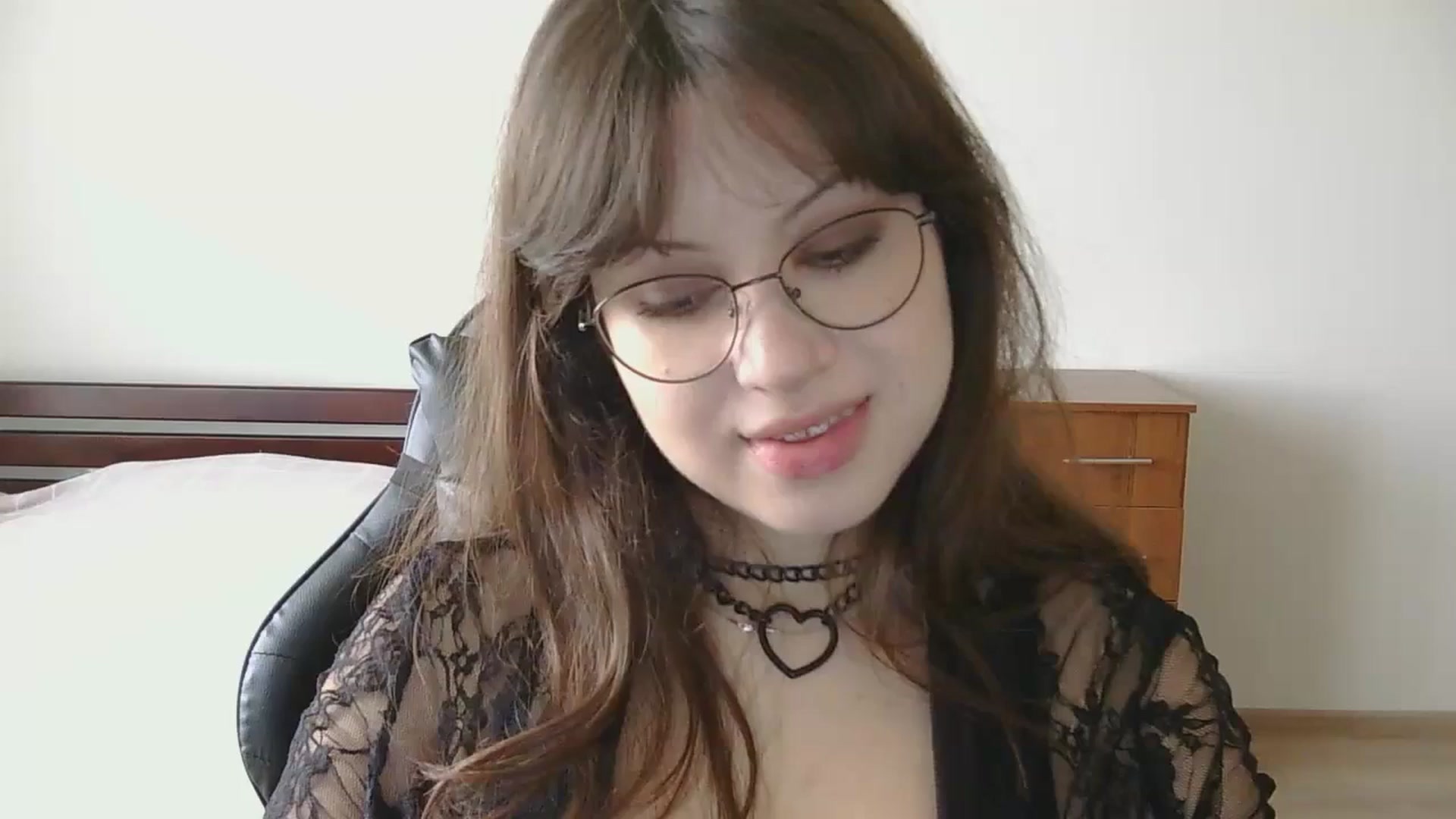 Gallery image thumbnail from NikssiKitty's myfreecams stream on, 04/06/2026, 14:02 image 9 of 20