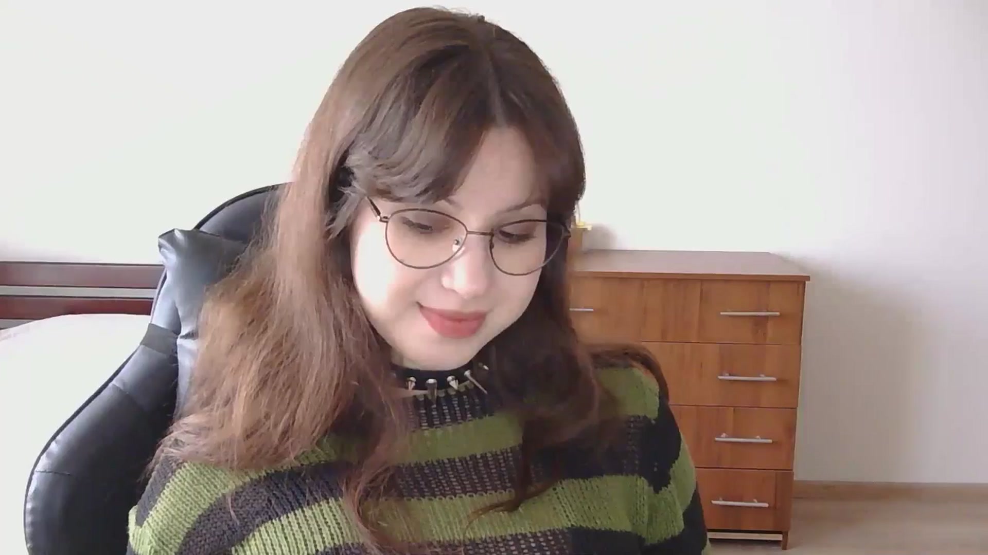 Gallery image thumbnail from NikssiKitty's myfreecams stream on, 04/10/2026, 16:04 image 13 of 20