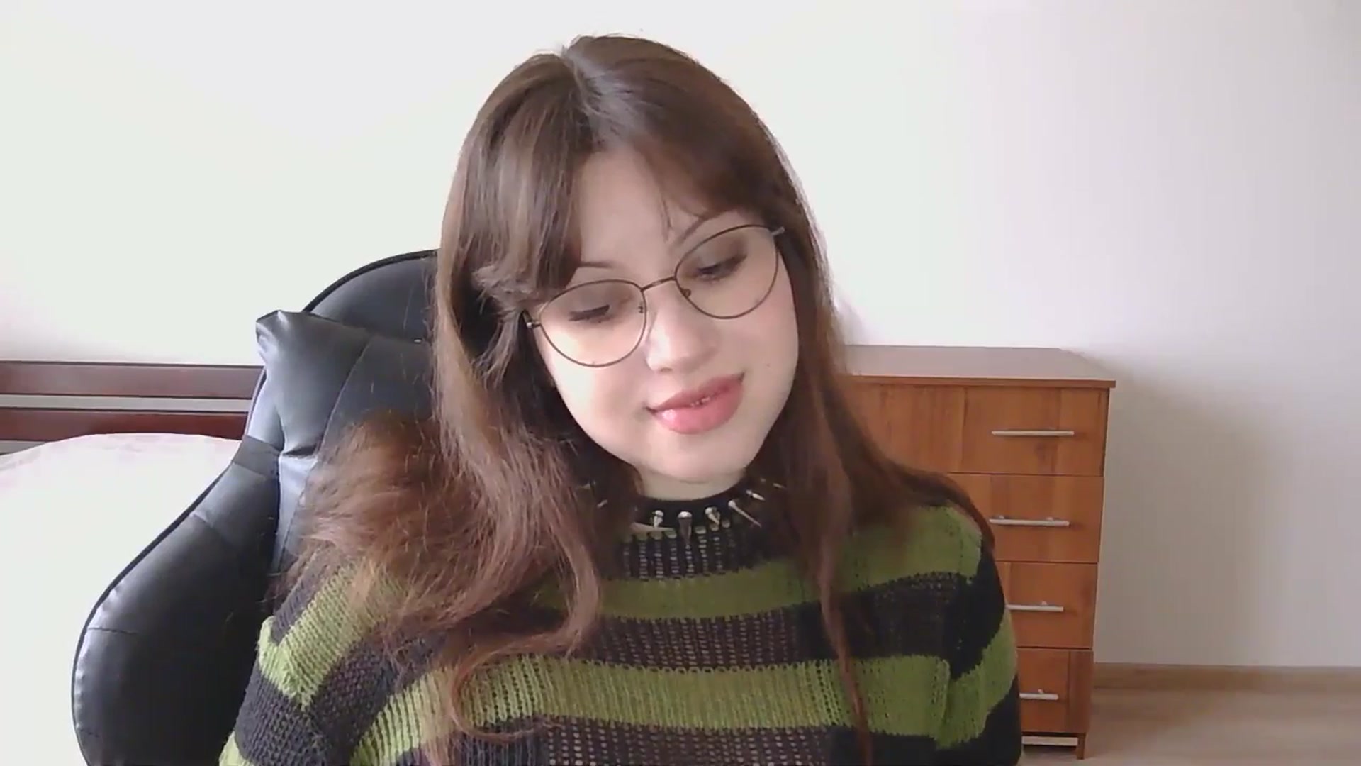 Gallery image thumbnail from NikssiKitty's myfreecams stream on, 04/10/2026, 16:04 image 10 of 20
