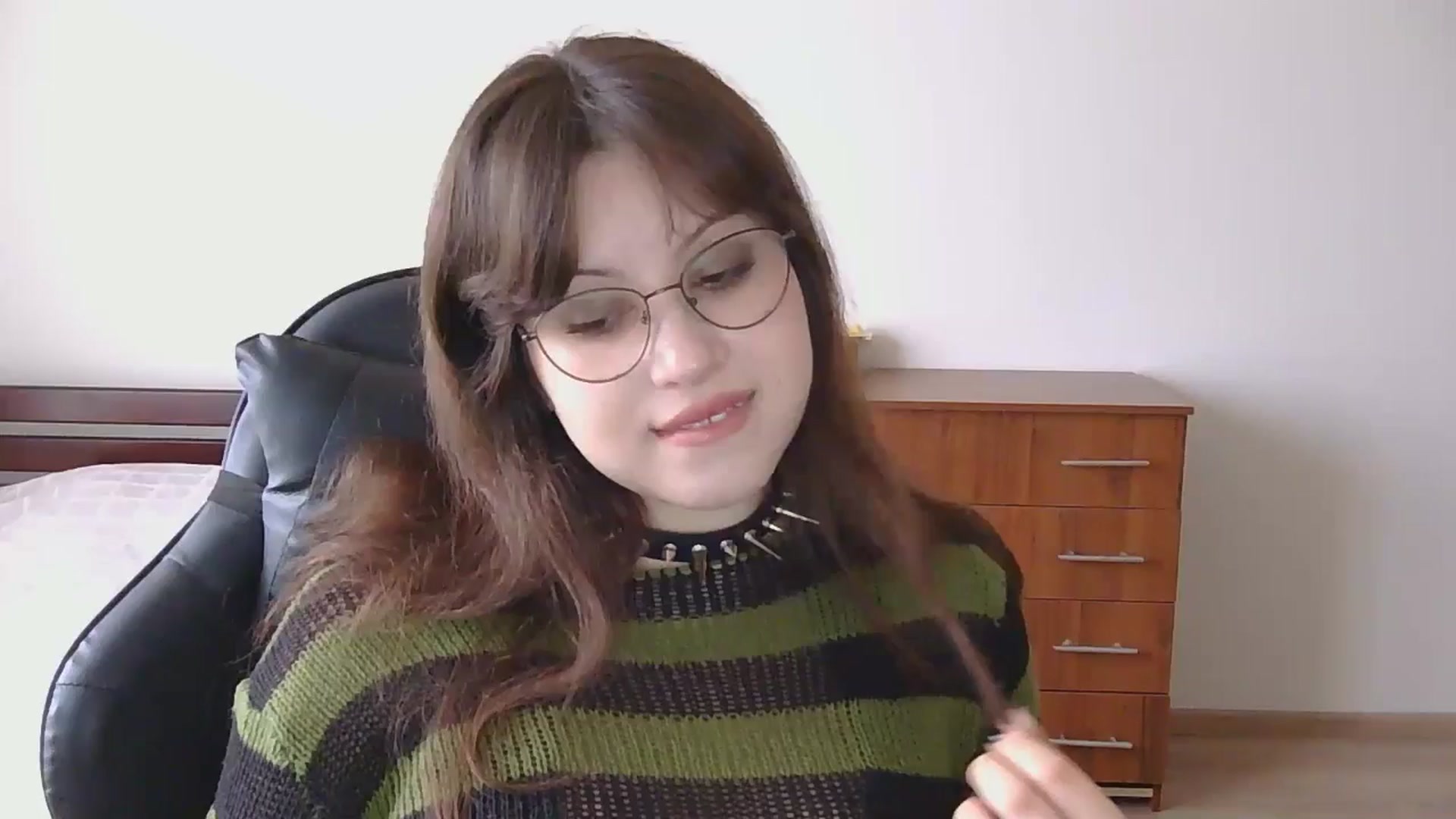 Gallery image thumbnail from NikssiKitty's myfreecams stream on, 04/10/2026, 16:04 image 6 of 20