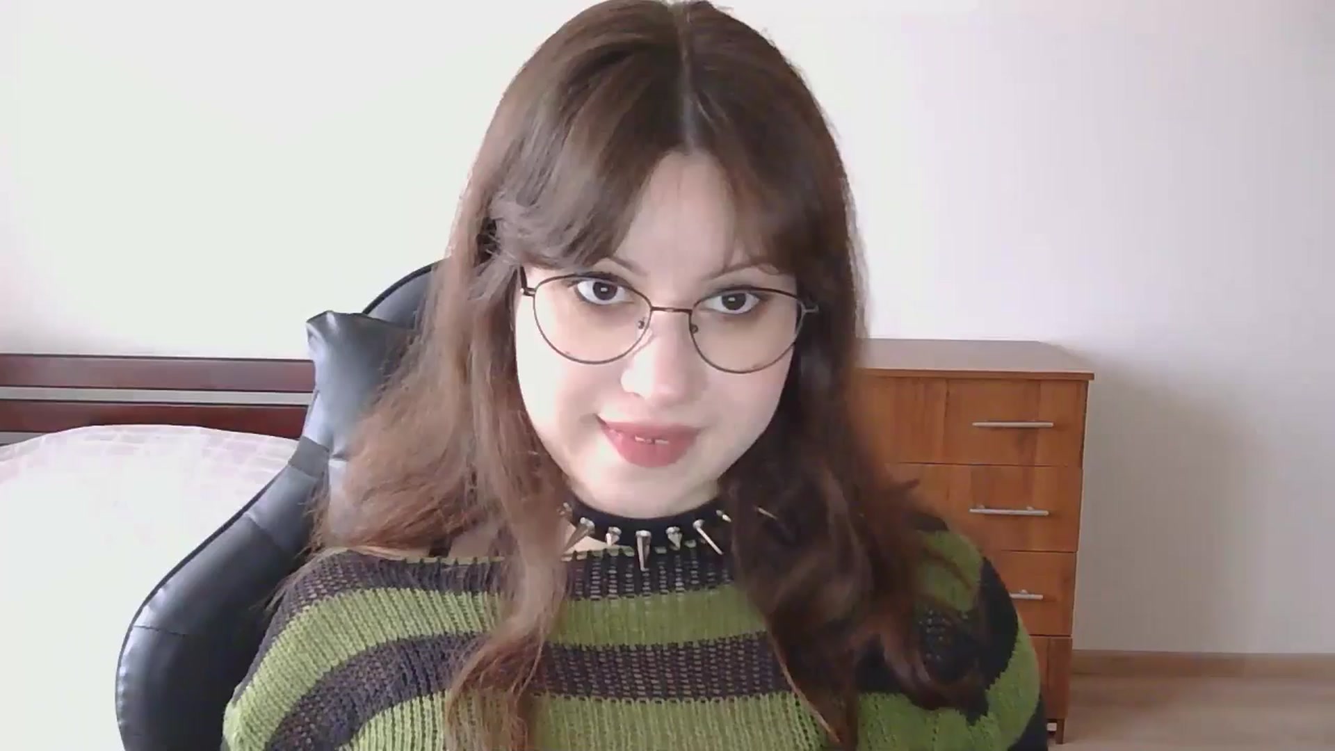 Gallery image thumbnail from NikssiKitty's myfreecams stream on, 04/10/2026, 16:04 image 1 of 20