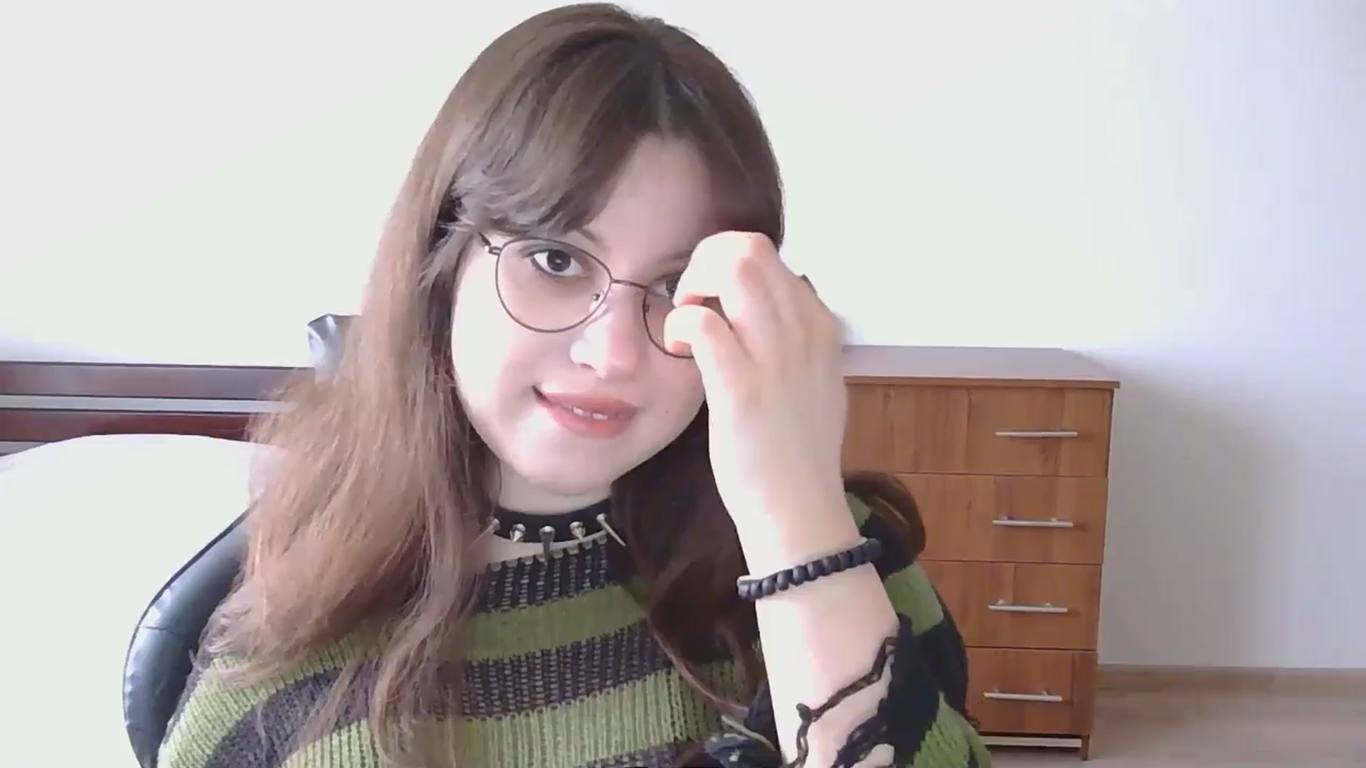 Gallery image thumbnail from NikssiKitty's myfreecams stream on, 04/10/2026, 16:04 image 15 of 20