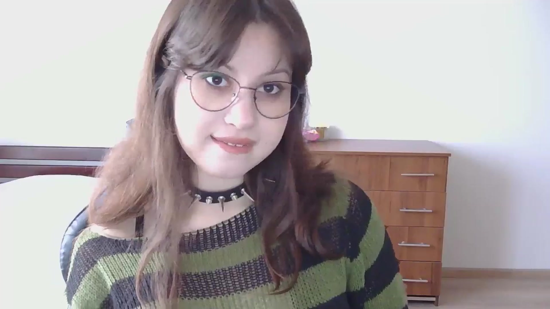 Gallery image thumbnail from NikssiKitty's myfreecams stream on, 04/10/2026, 16:04 image 18 of 20