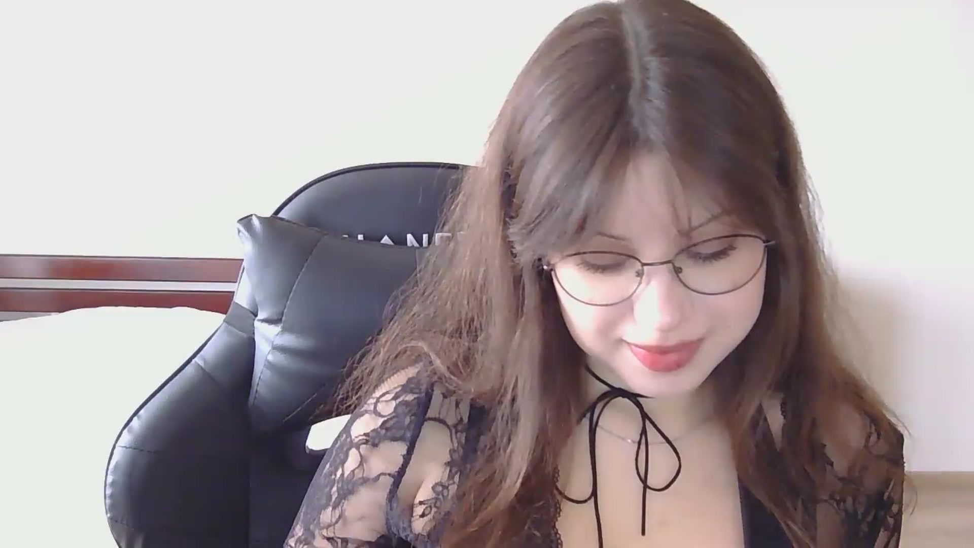 Gallery image thumbnail from NikssiKitty's myfreecams stream on, 04/11/2026, 14:56 image 15 of 20